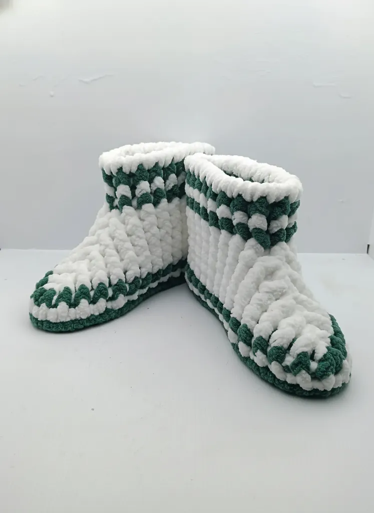 Örgü Çocuk Patik - Yeşil Beyaz Yumuşak Dokulu 28-29 Numara