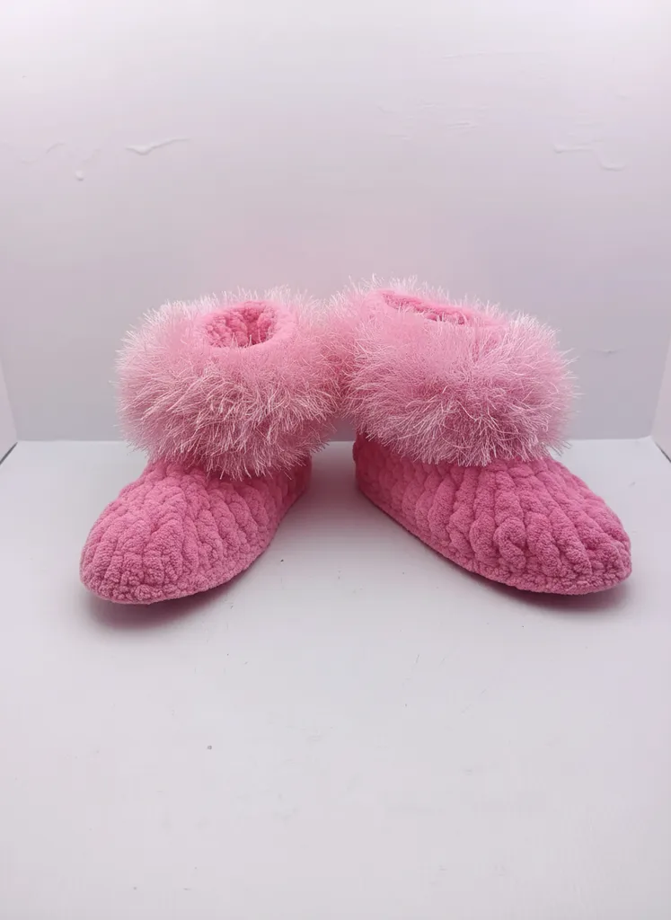 Kız Çocuk Pembe Peluş Detaylı Örgü Patik - 28-29 Numara - El Örmesi
