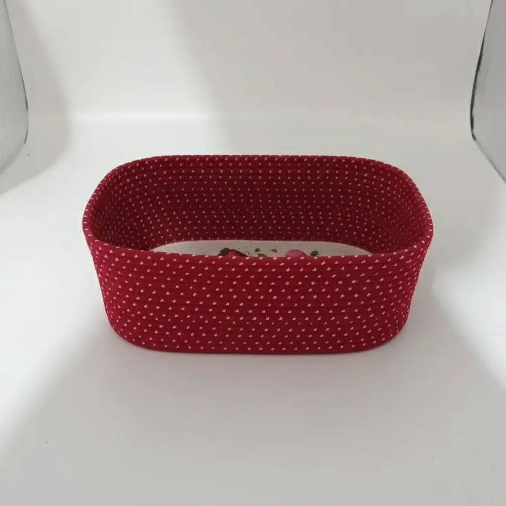 Kırmızı Beyaz Puantiyeli Noel Baba Desenli İp Sepet - El Yapımı