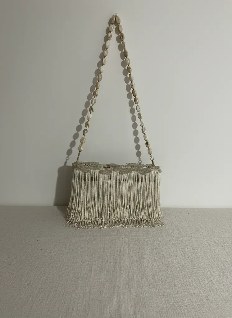 Ekru Zincir Püsküllü Omuz Çantası - Boncuk Askılı El Örmesi