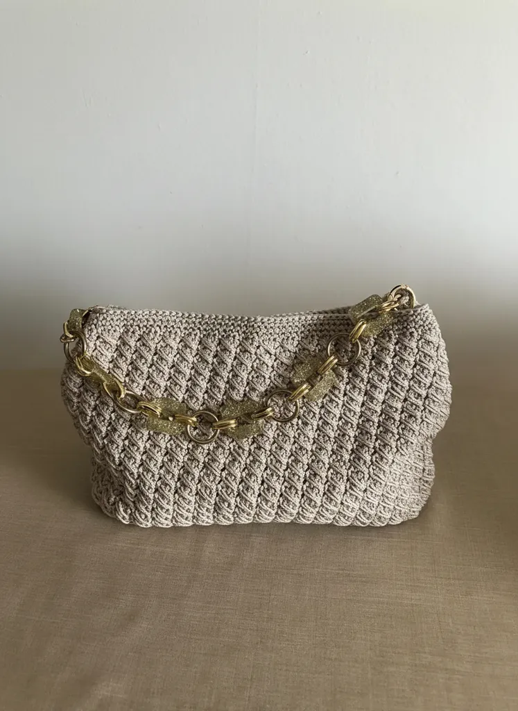 Krem Rengi Polyester Makrome Omuz Çantası Altın Rengi Zincir Detaylı - El Yapımı