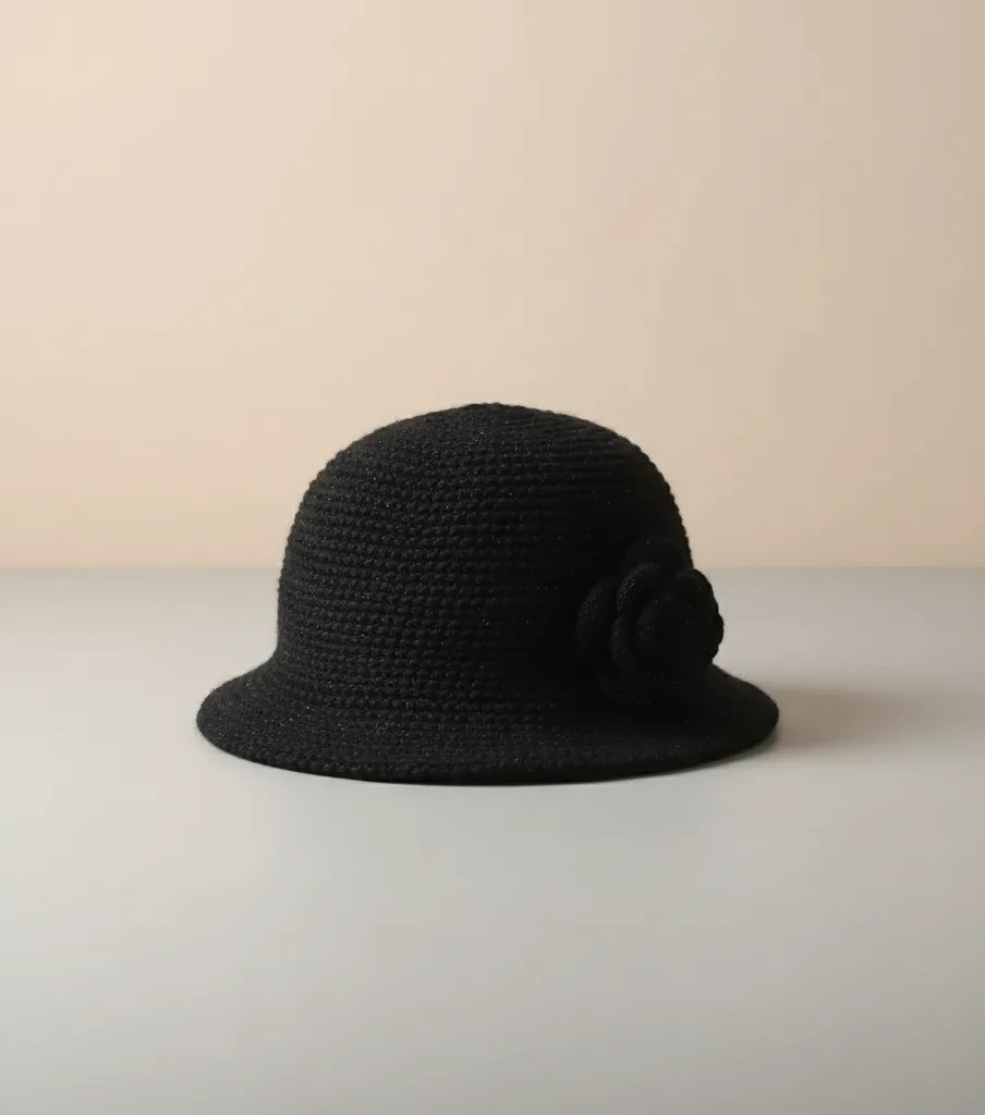 Siyah Simli Akrilik Juliet Şapka - Çıkarılabilir Broş Detaylı