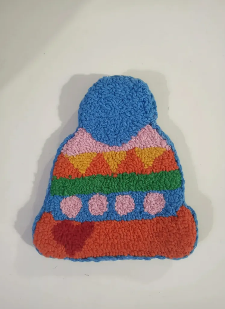 Renkli Örgü Bere Tasarımlı Bardak Altlığı - El Yapımı Dekoratif