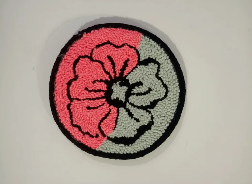 Pembe ve Yeşil Çiçek Desenli Bardak Altlığı - Punch Nakışı El Yapımı