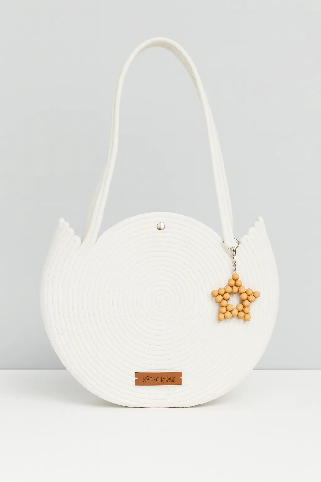 Krem Renk El Yapımı Yuvarlak Örgü Çanta