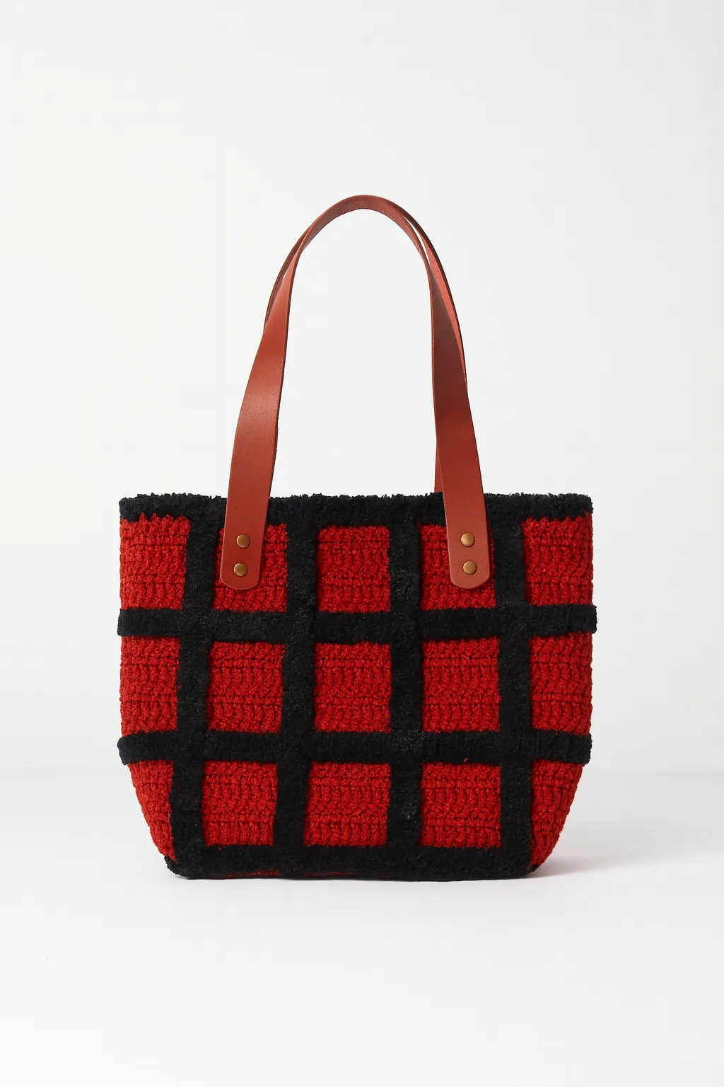 Kare Desenli Kırmızı-Siyah Örgü Omuz Çantası – El Yapımı ve Dayanıklı Tasarım