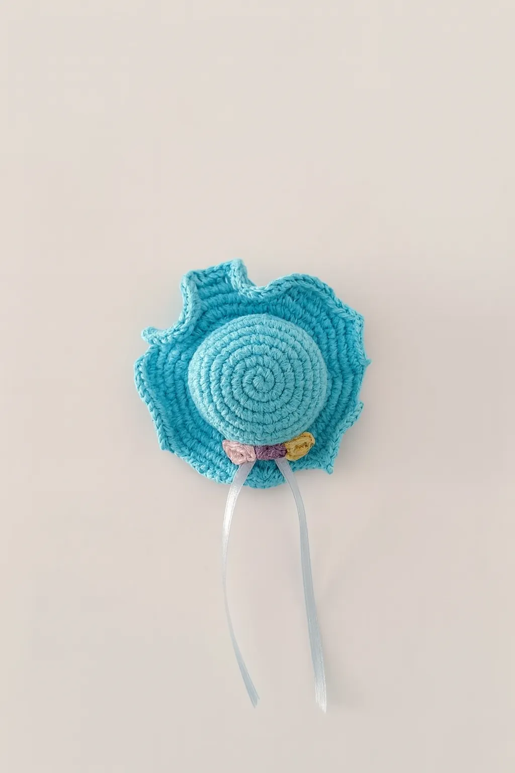 El Yapımı Mavi Şapka Figürlü Klipsli Toka