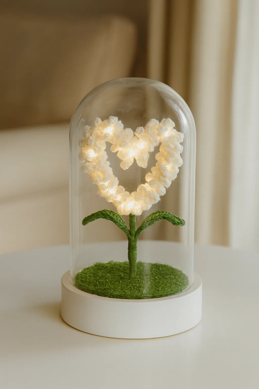 Işıklı Kalp Şeklinde Fanus Dekor