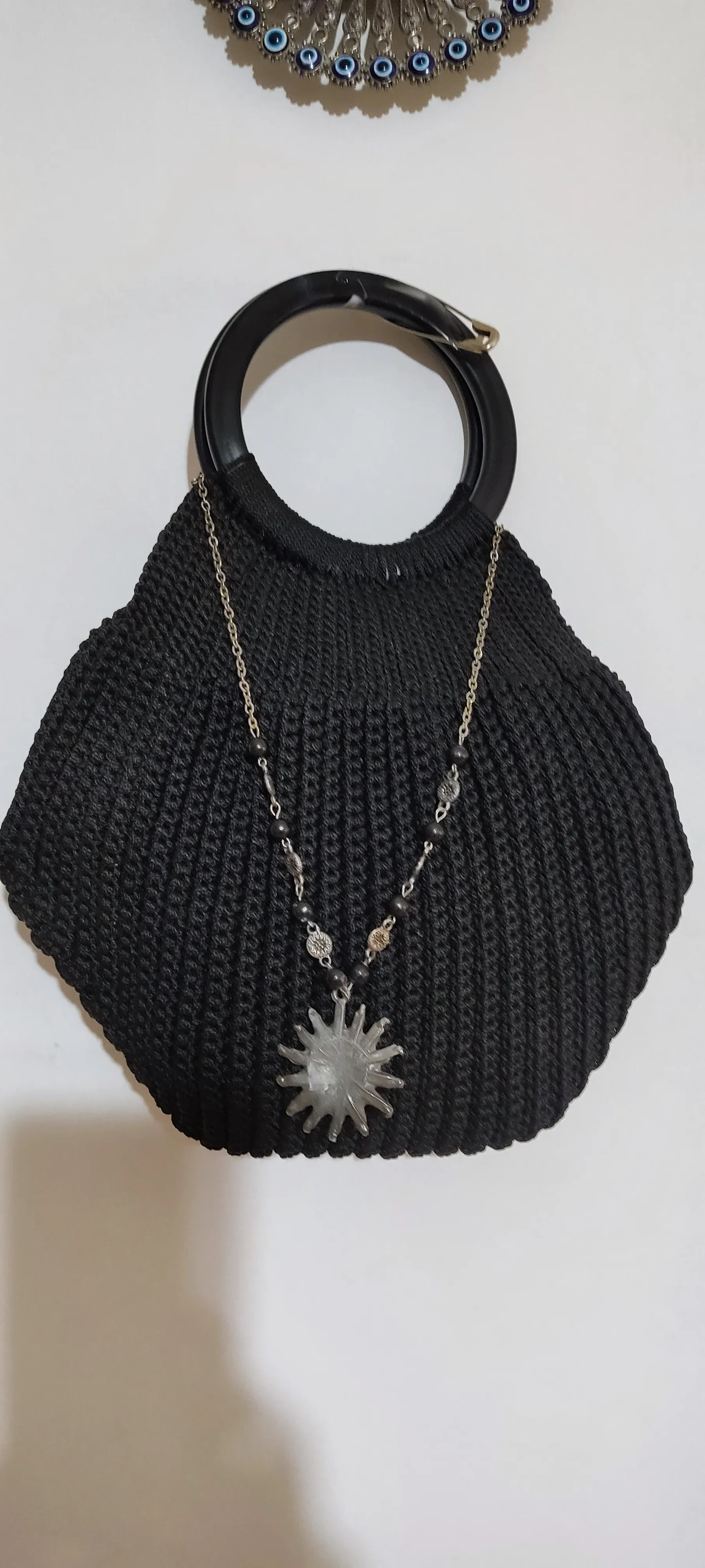 Siyah Makrome Örgü El Çantası - Halka Kulplu ve  Aksesuarlı - El Yapımı