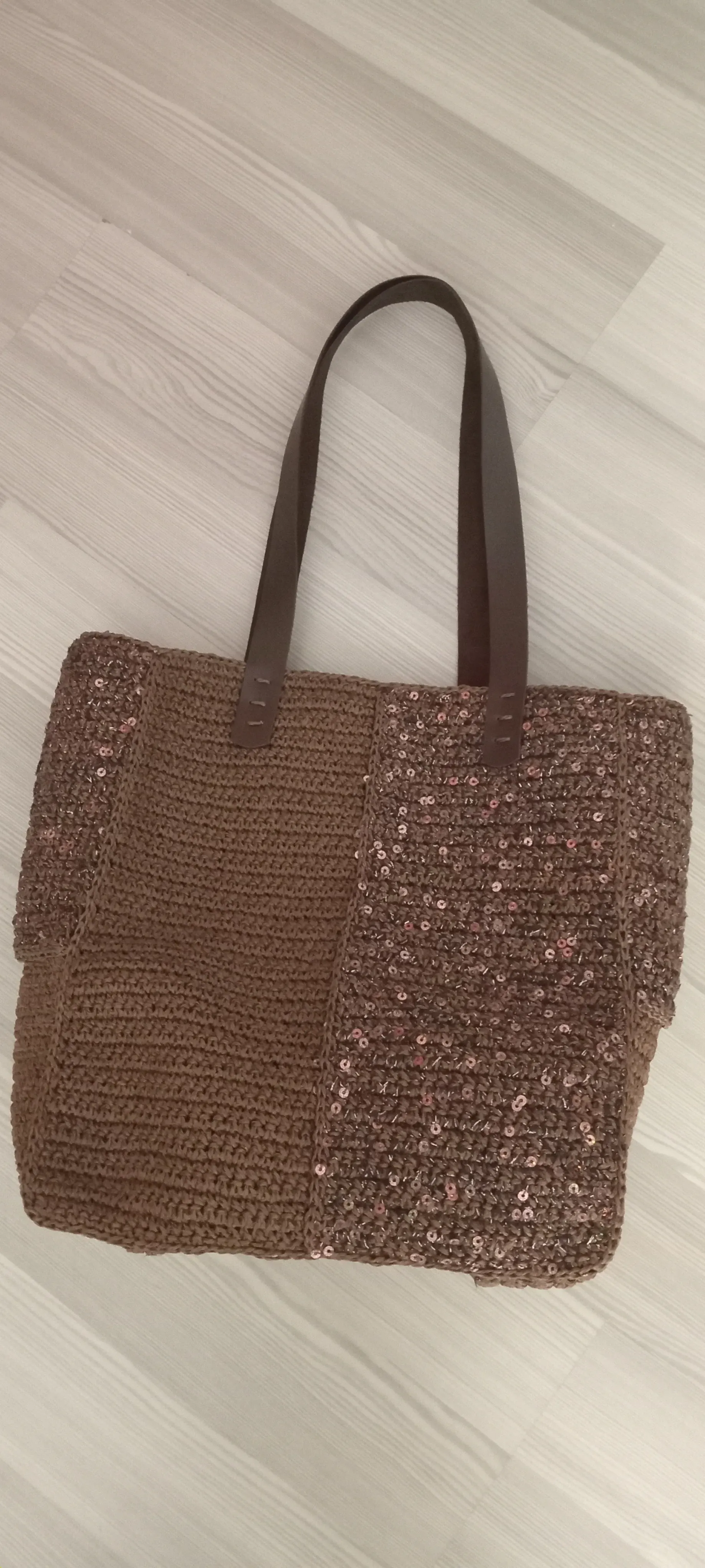 Kahverengi Pullu Örgü Omuz Çantası - El Emeği Tığ İşi