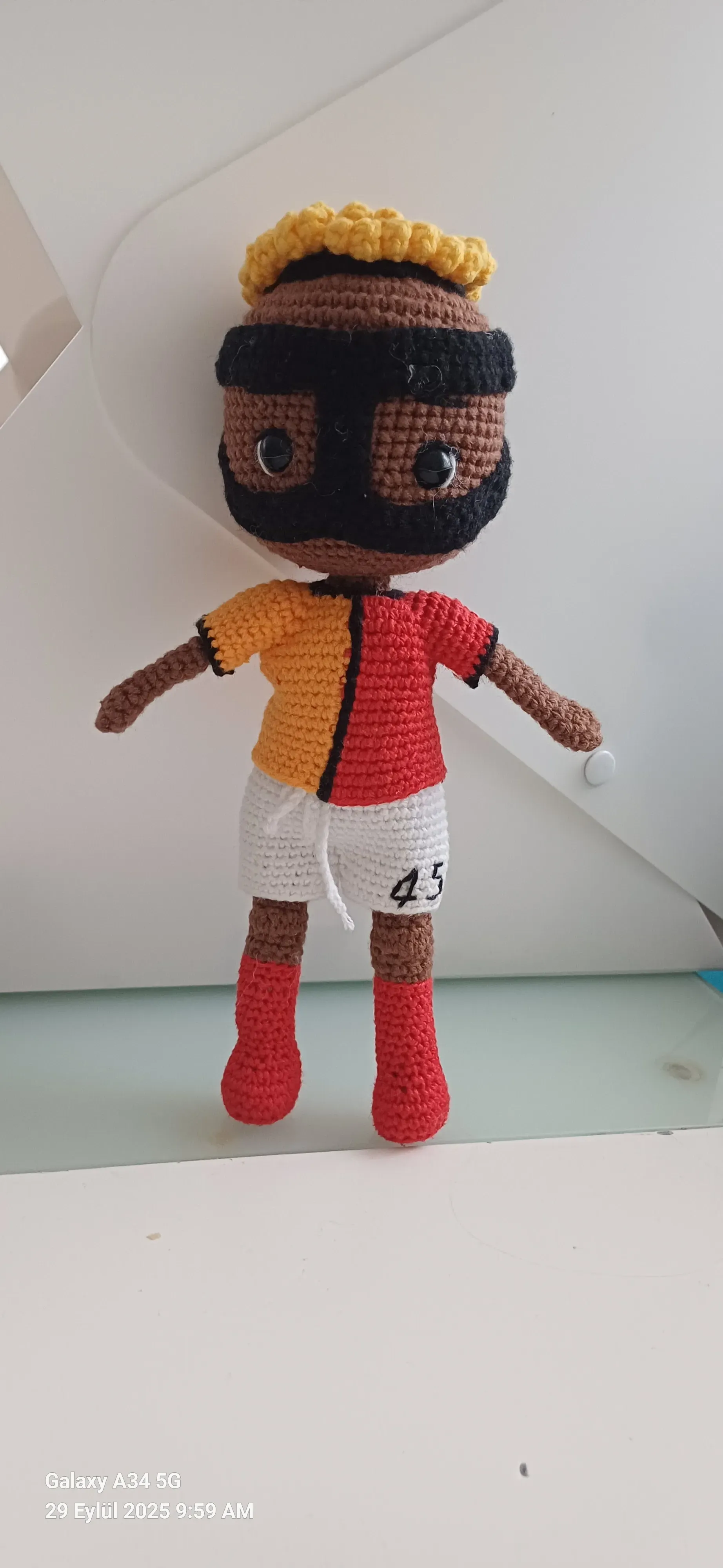 Galatasaray Formalı Örgü Oshimen Oyuncak Bebek - 23 cm - El Emeği