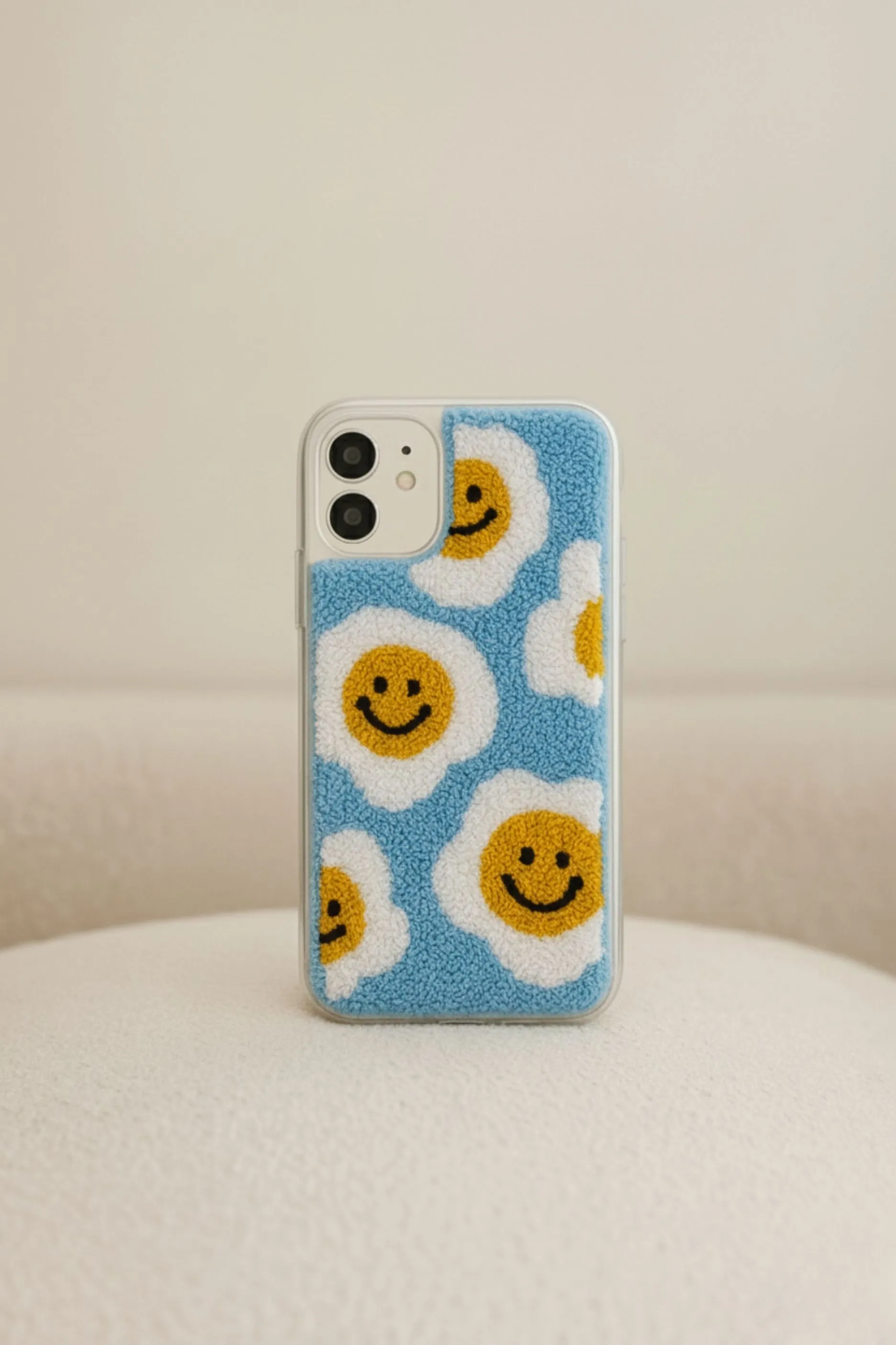 iPhone 11 Uyumlu Gülücük Desenli El Yapımı Punch Telefon Kılıfı