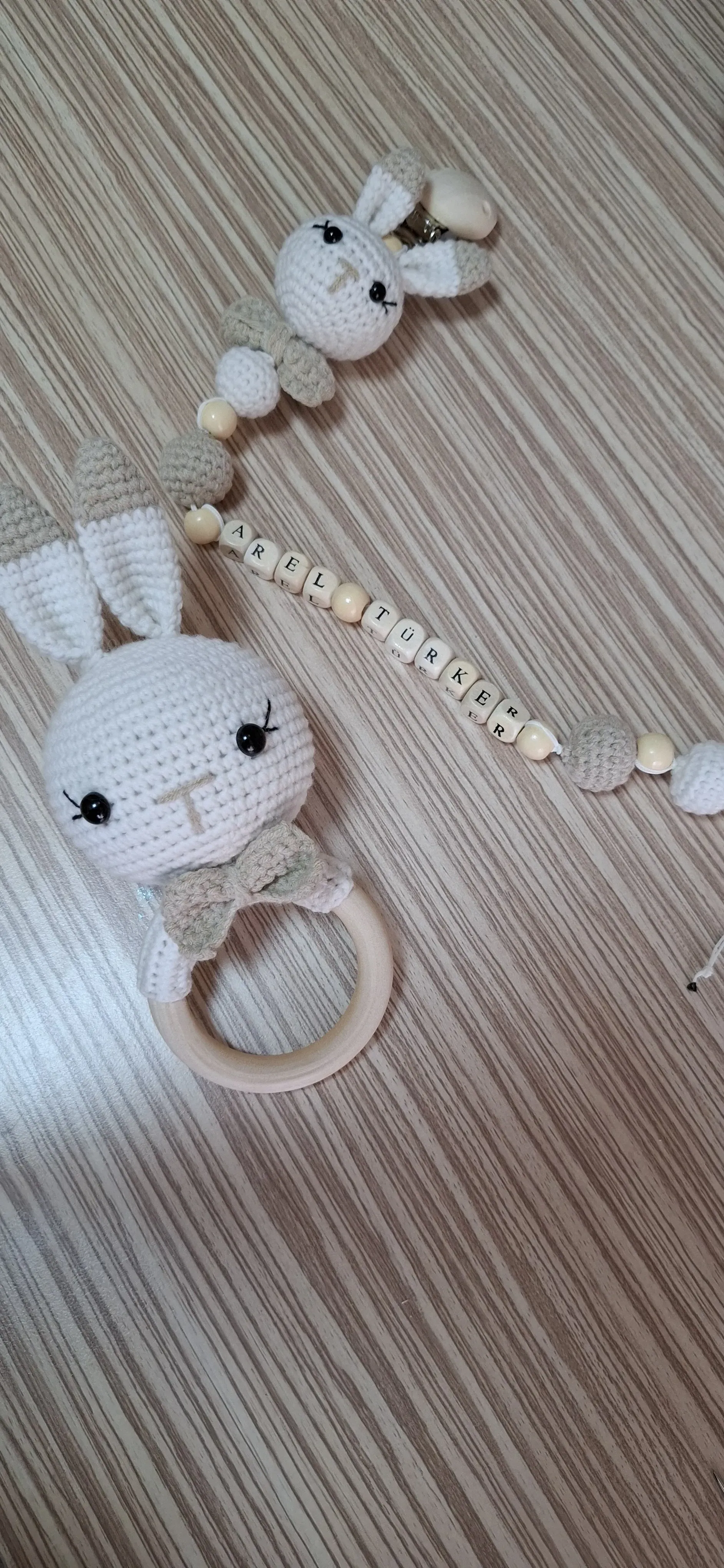 Örme Tavşan Çıngırak ve İsimli Emzik Zinciri Seti - El Emeği