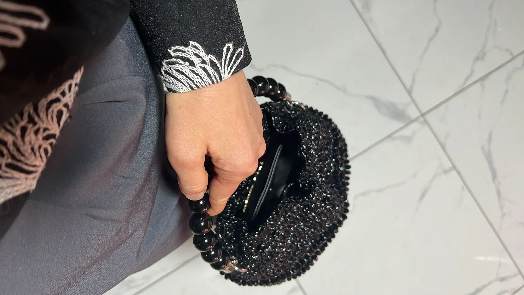 Siyah Boncuklu Metalik İplik Örgü Şık Çanta - El Örgüsü