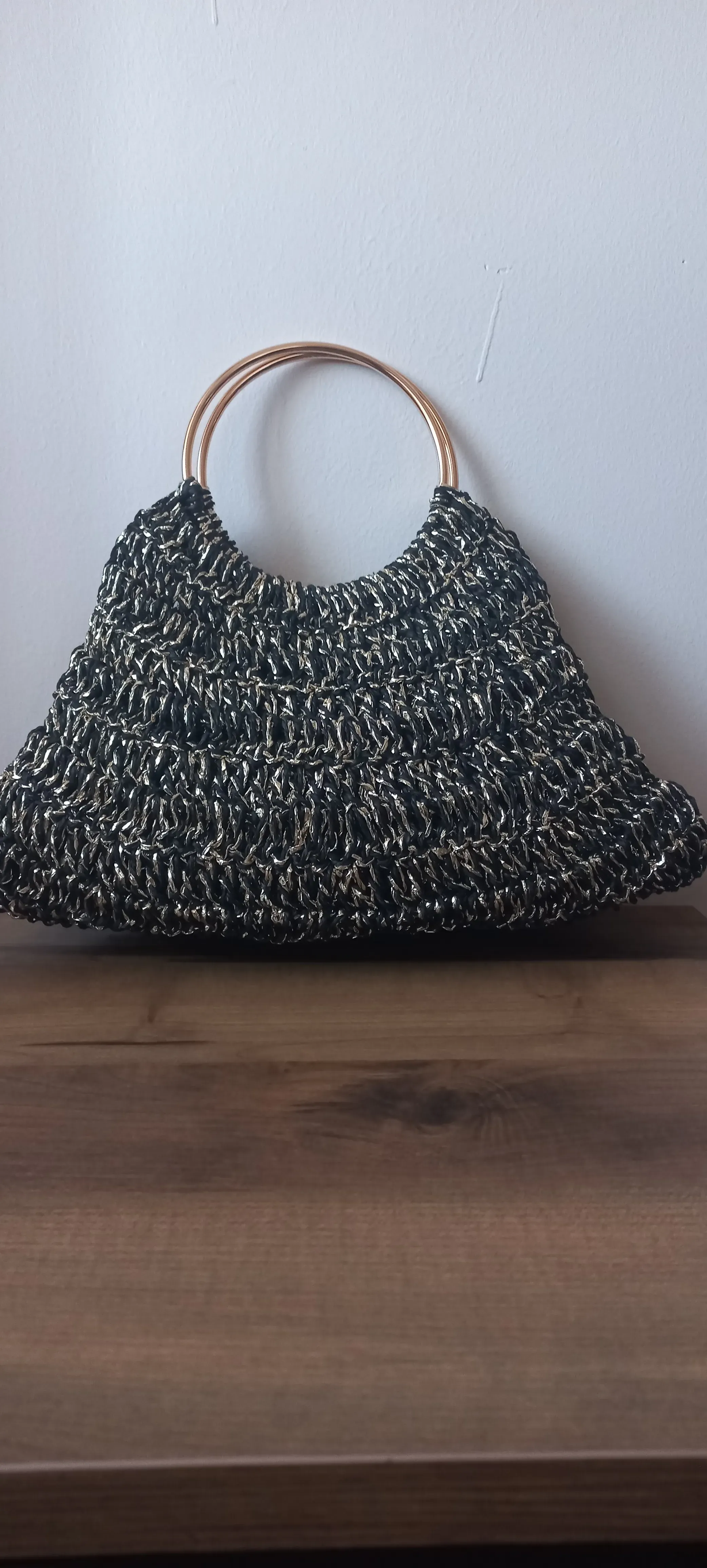 Black Glitter Knit Handbag - Stylish Design with Round Metal Handle
