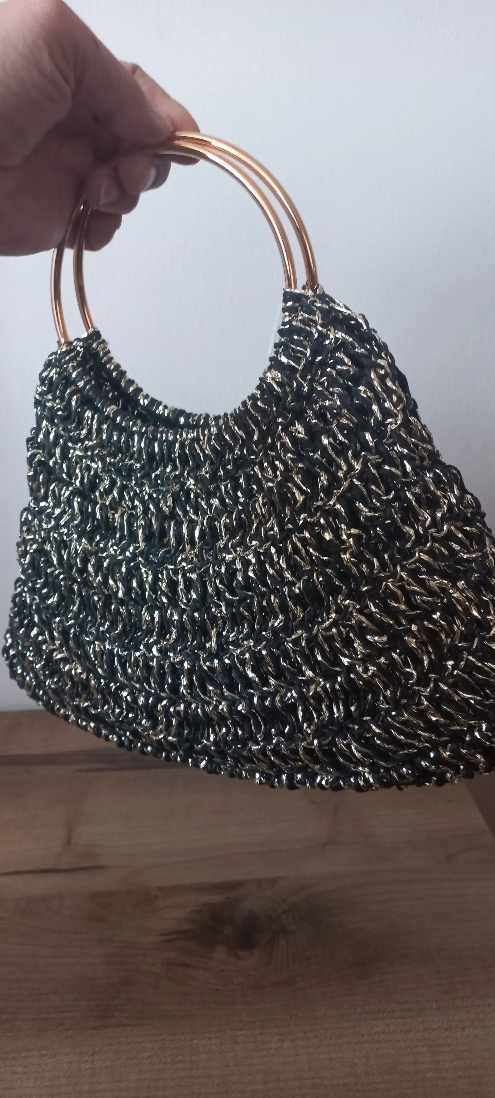 Black Glitter Knit Handbag - Stylish Design with Round Metal Handle