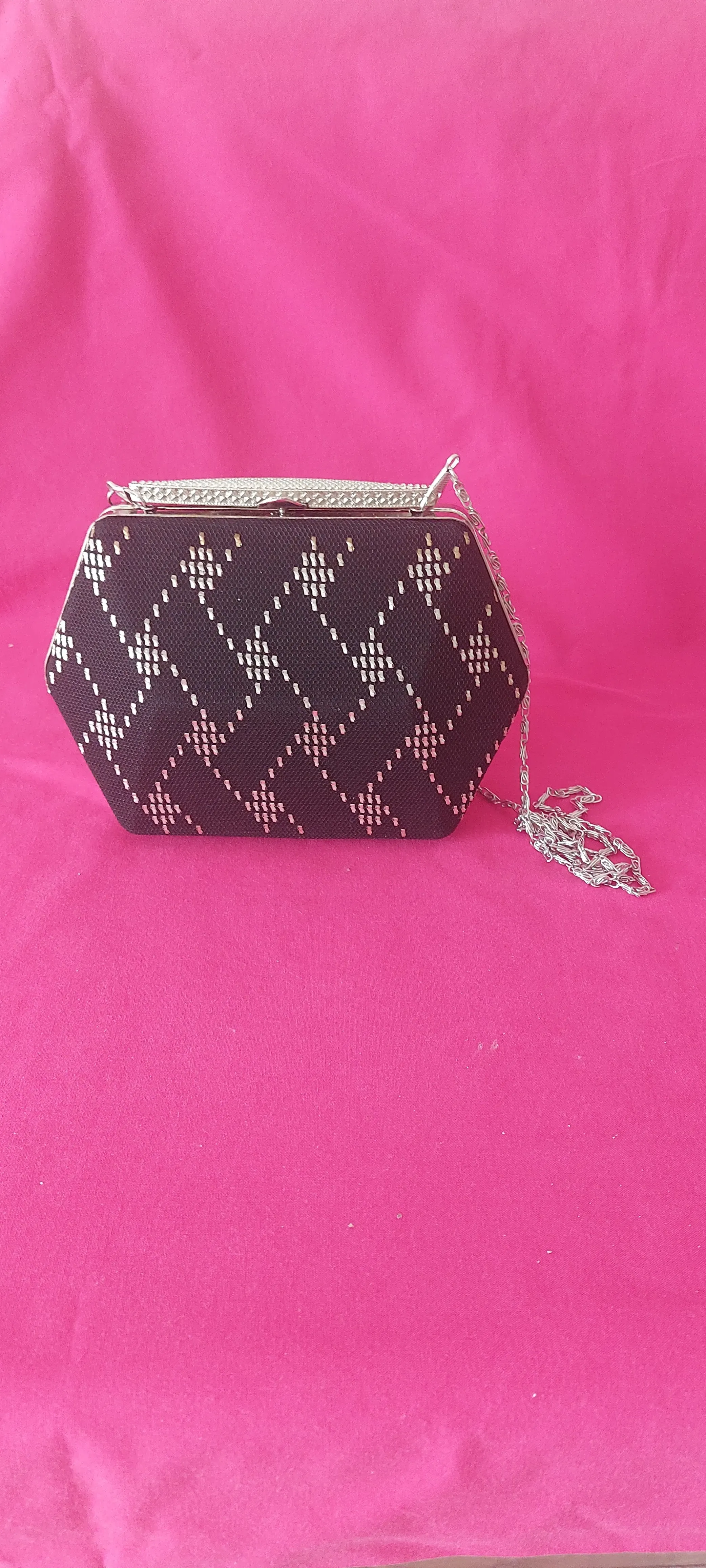 Siyah Tül Üzeri Gümüş Tel Kırma İşlemeli Portföy Çanta