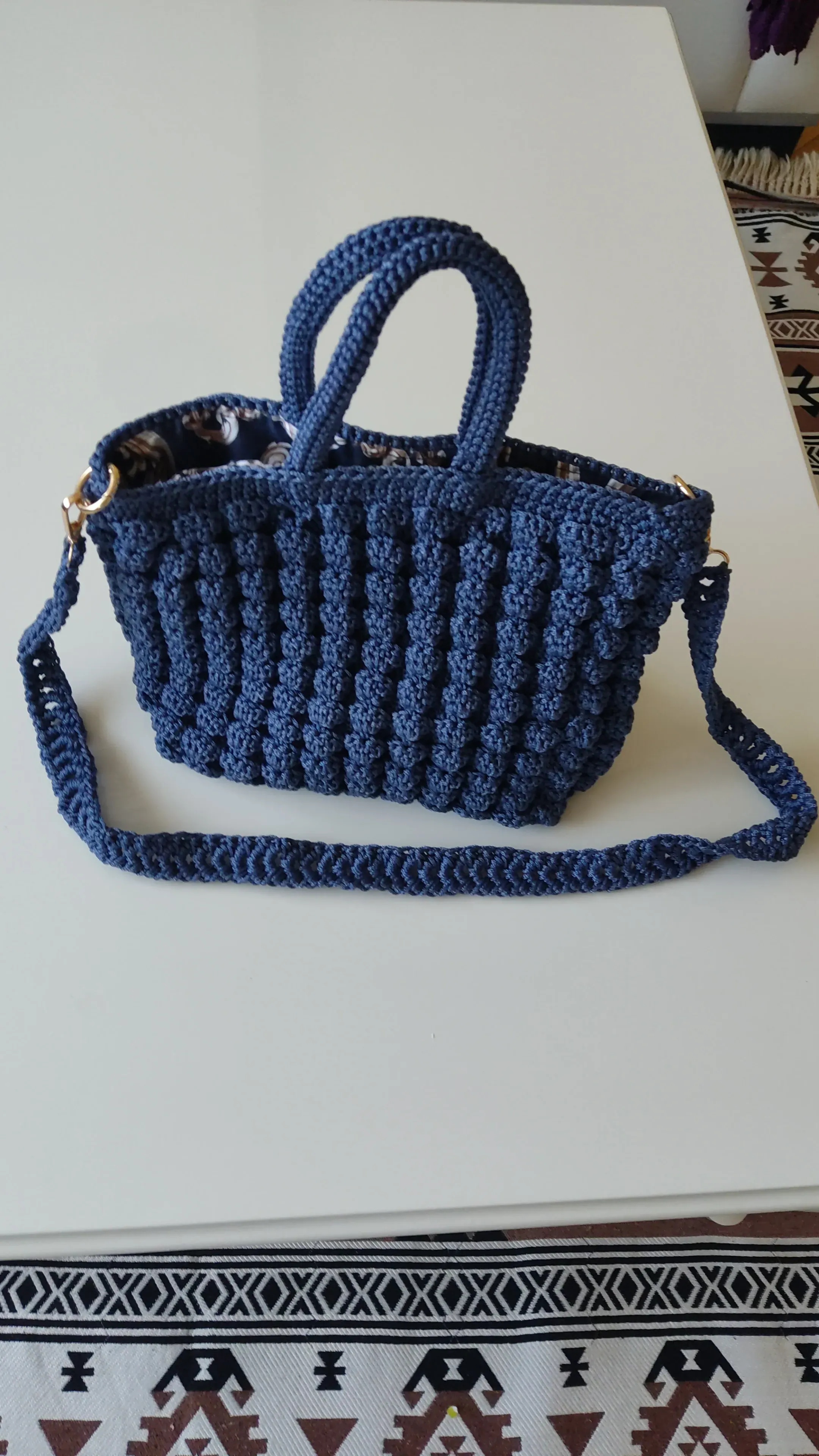 Gece Mavisi Popcorn Makrome Çanta – Astar & Uzun Askılı”