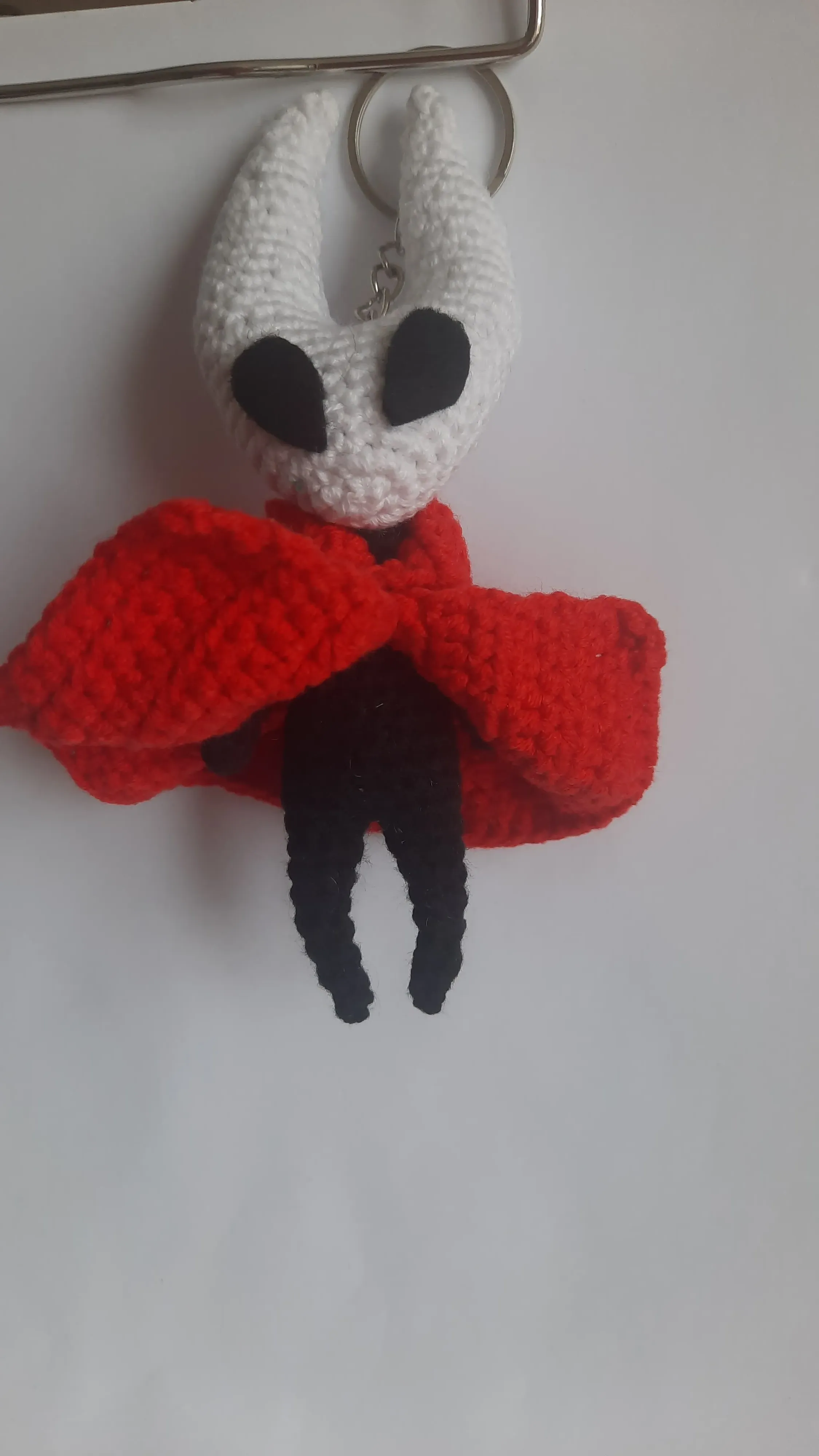 Hollow Knight Karakteri Örgü Anahtarlık - Tığ İşi Koleksiyonluk