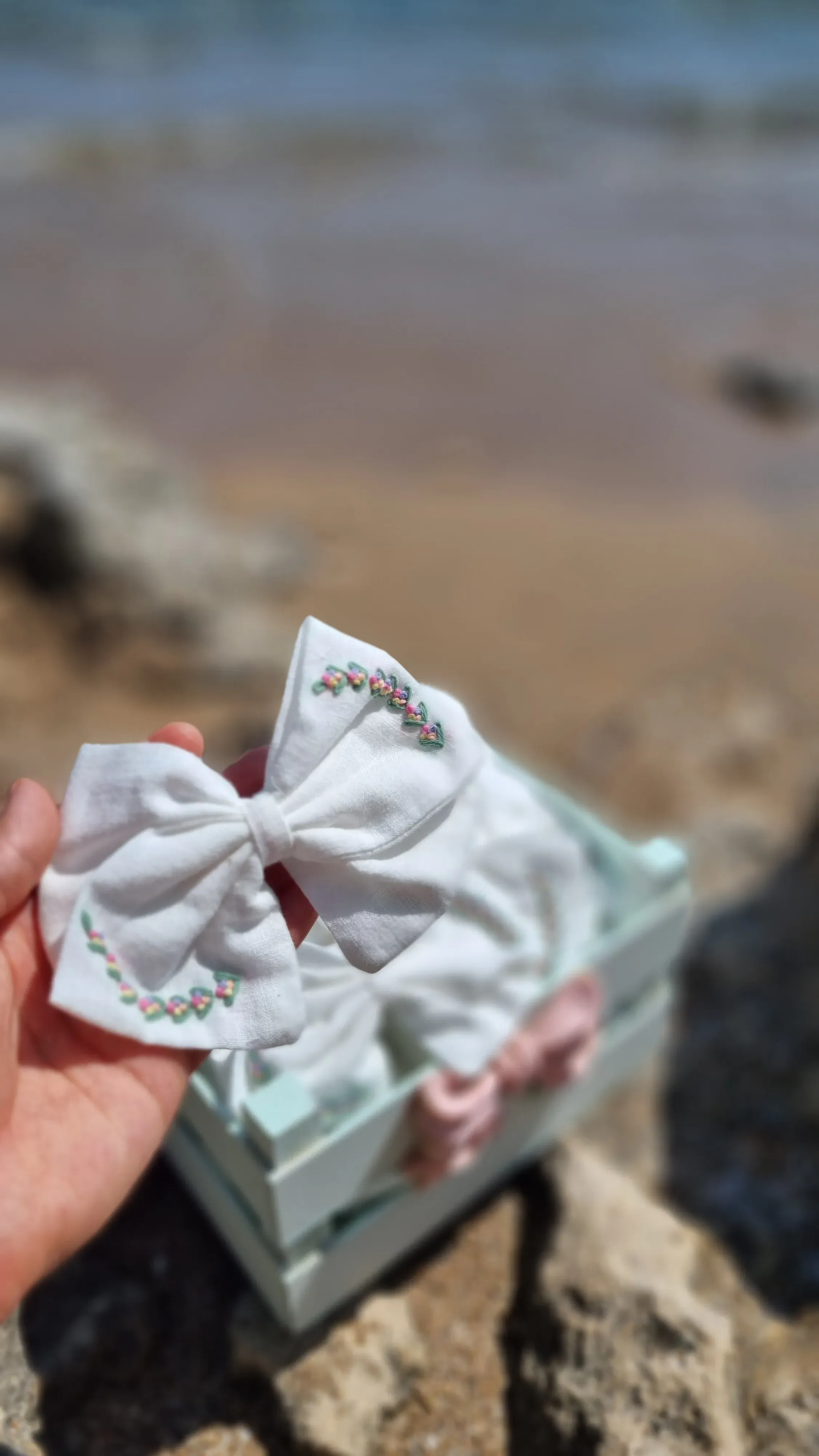 White Cotton Spring Buds Embroidered Mini Bow Buckle