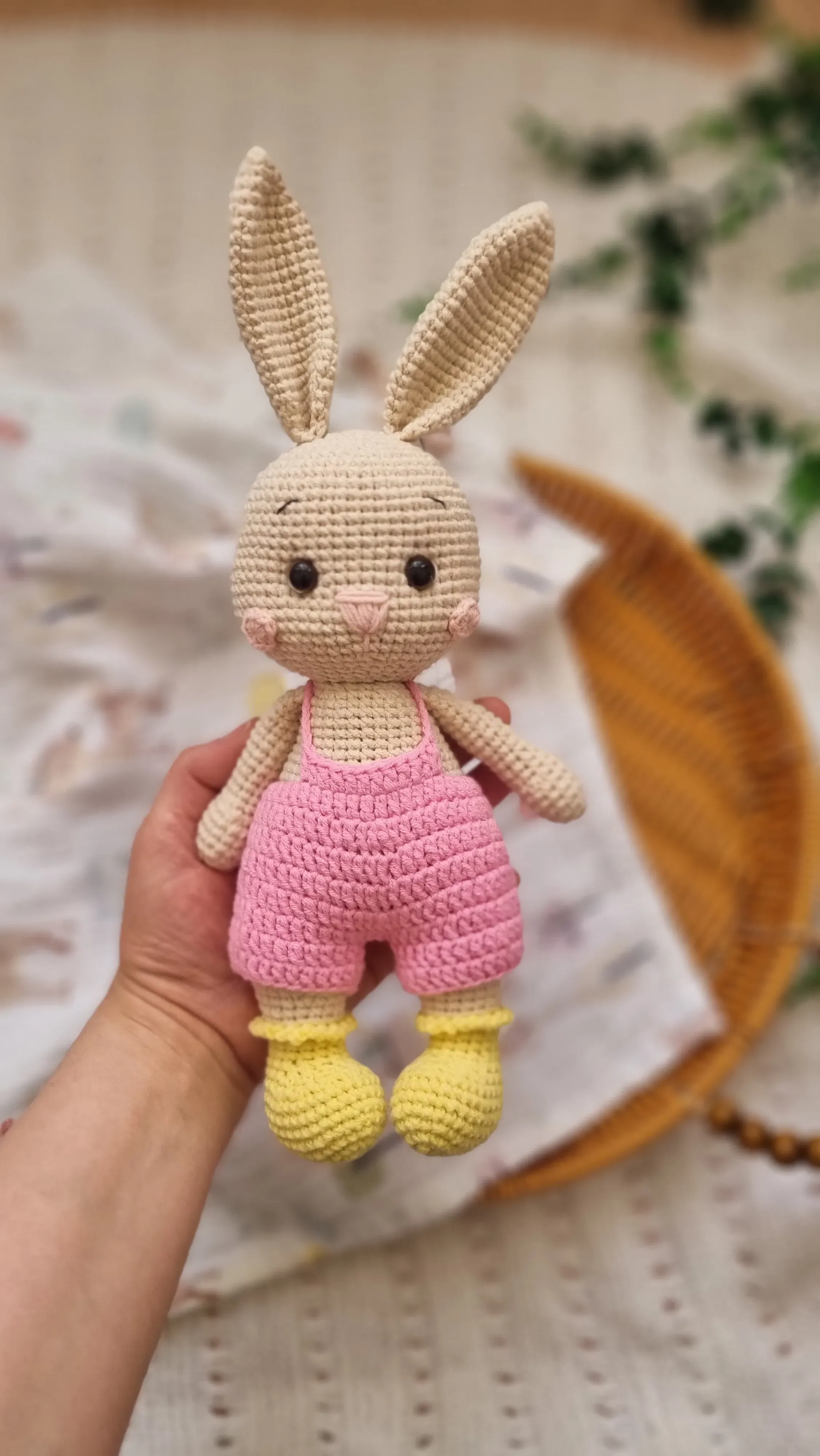 Sevimli Amigurumi Romeo Tavşan Bebek Oyuncak - El Emeği Örgü