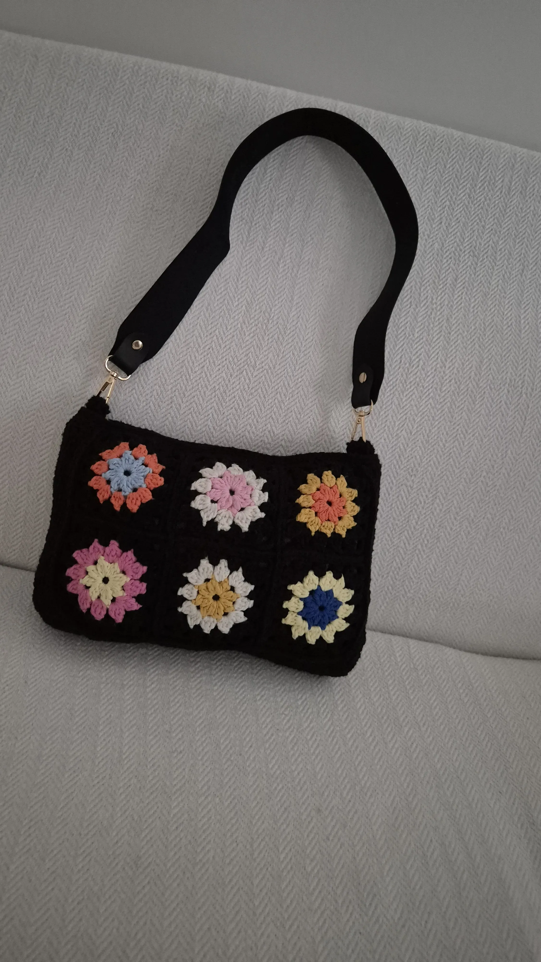 Siyah Motifli Örgü Omuz Çantası - Kare Desenli El Örgüsü Çanta