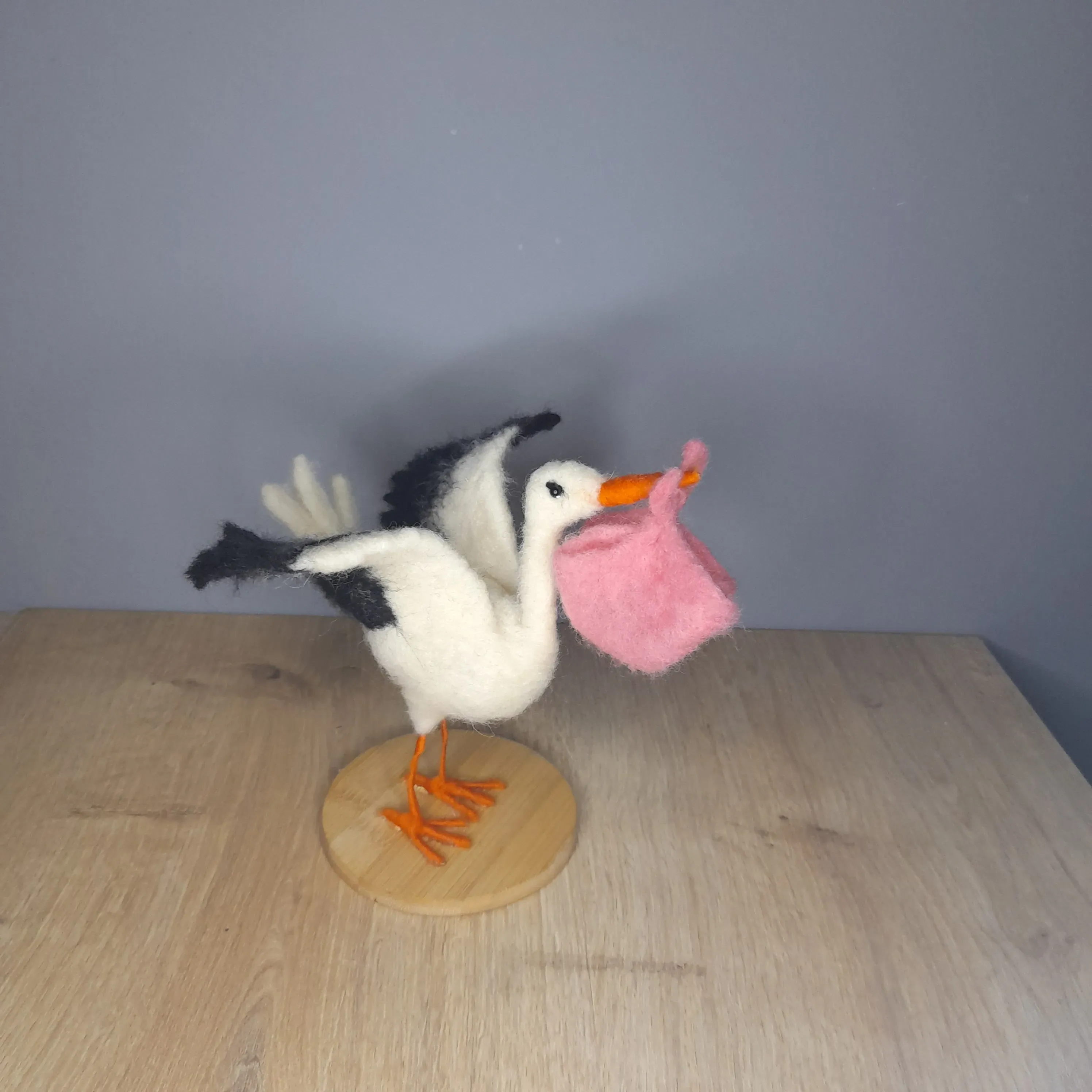 İğneleme Keçe Tekniği ile Hazırlanmış Leylek Figürü