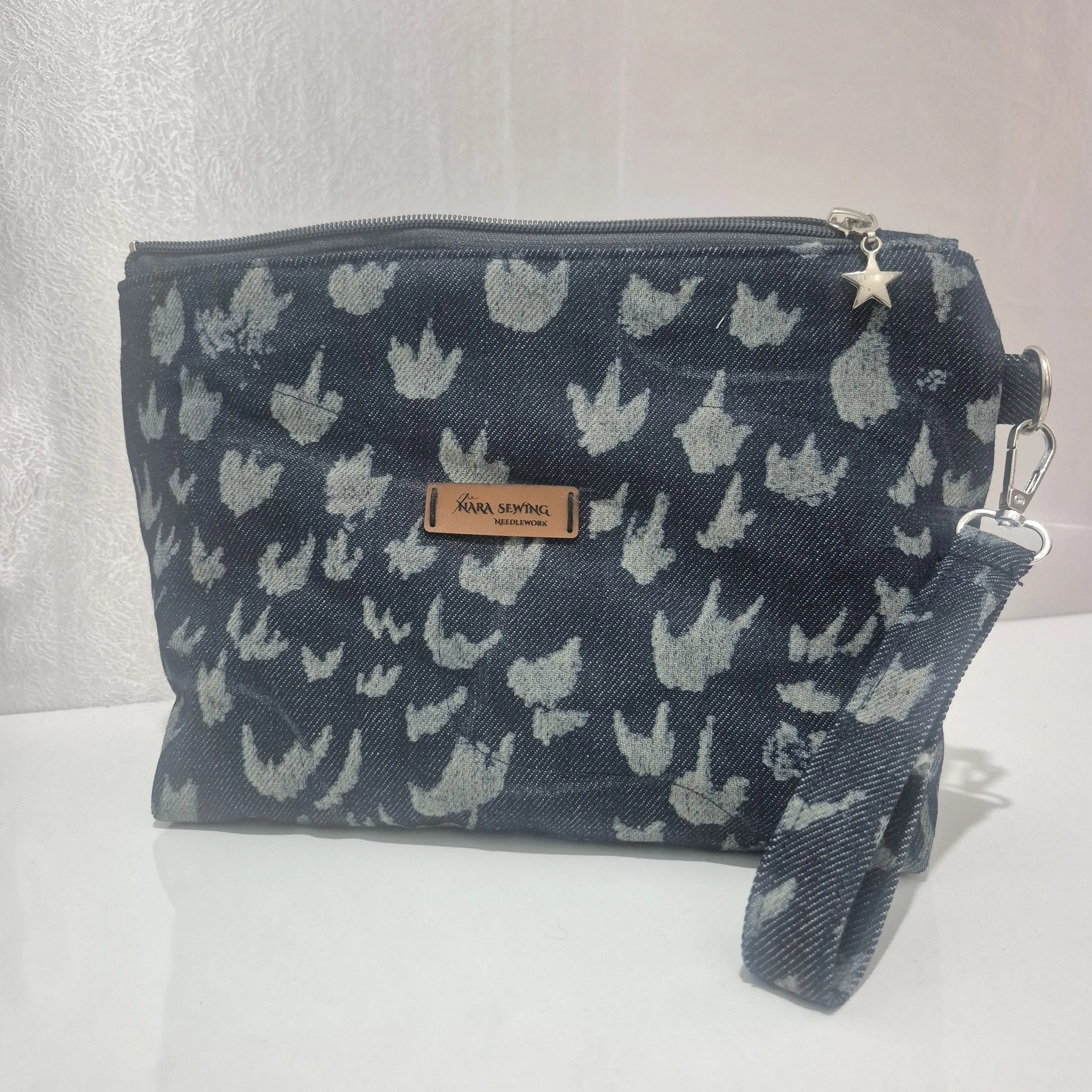 Desenli Denim Clutch Çanta - Fermuarlı, Bileklik Askılı, El Emeği
