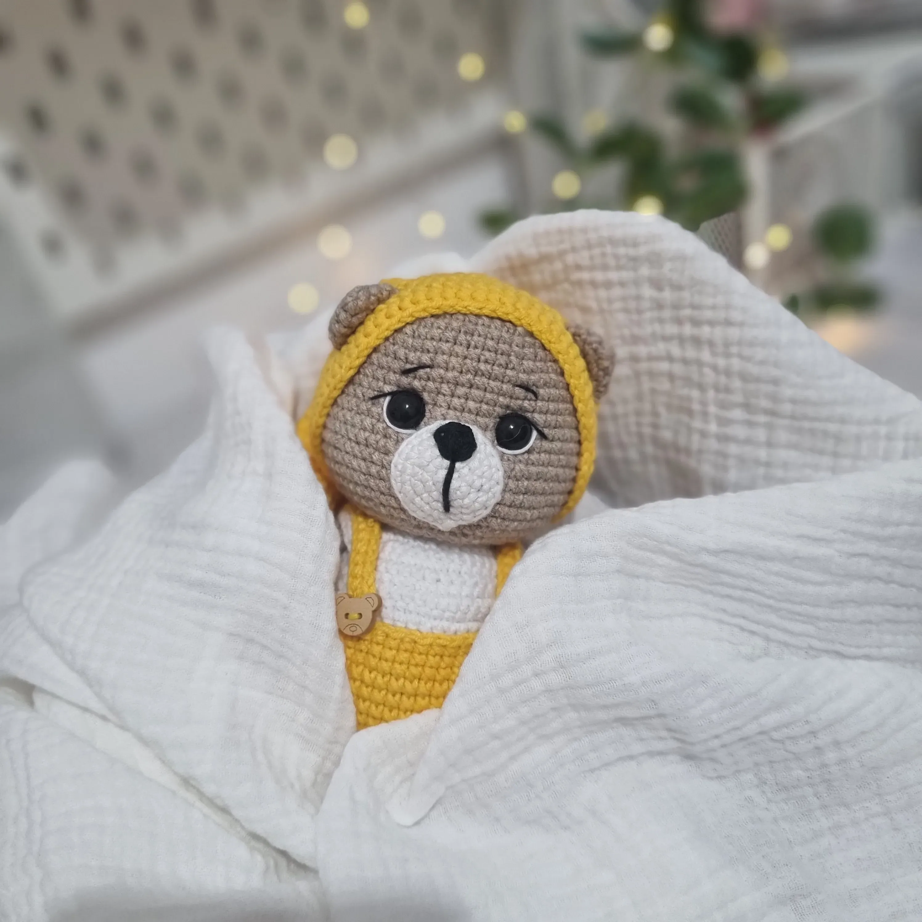 Sarı Tulumlu Sevimli Amigurumi Ayıcık Bebek Oyuncak - El Emeği