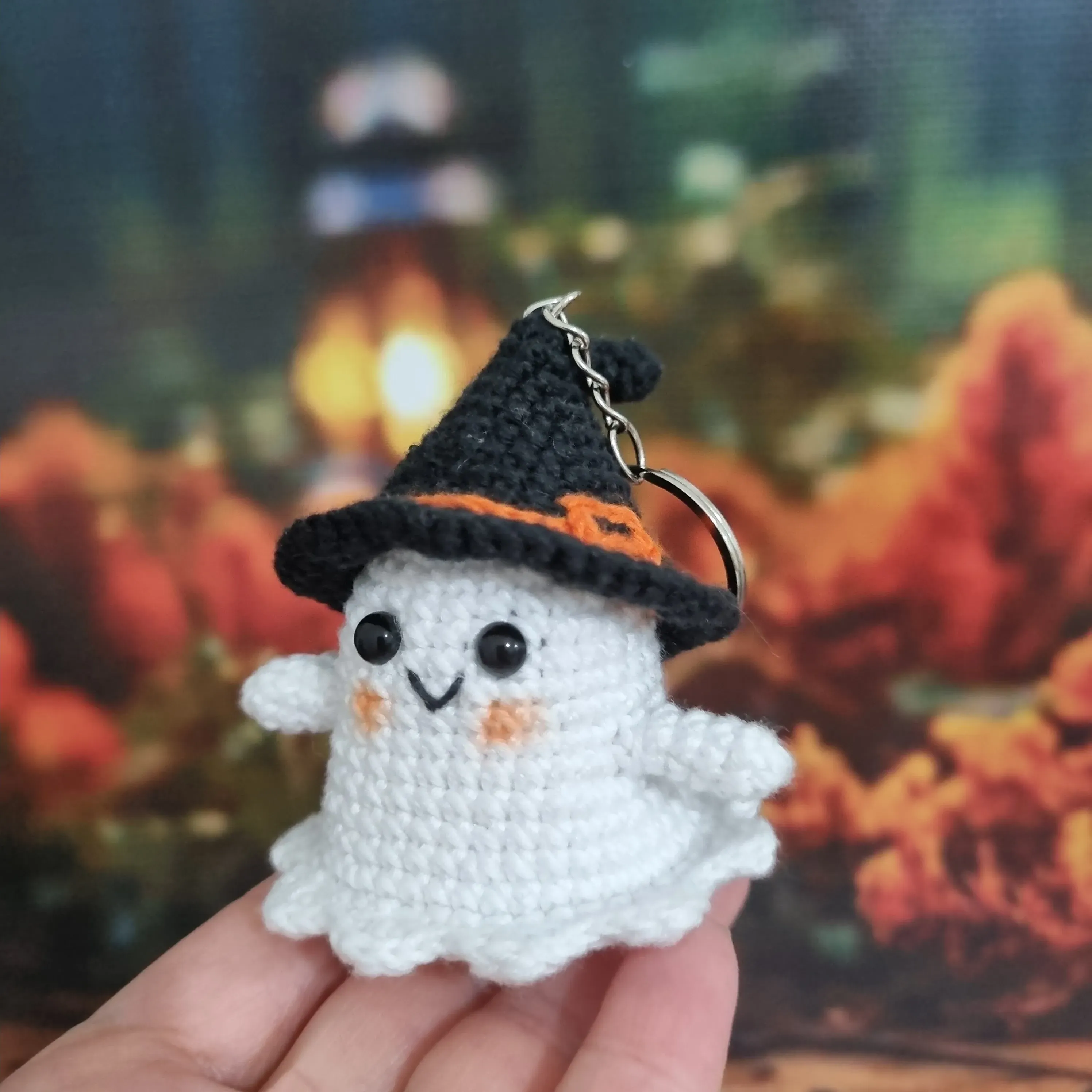 Cadılar Bayramı Temalı Örgü Hayalet Anahtarlık - El Yapımı Amigurumi