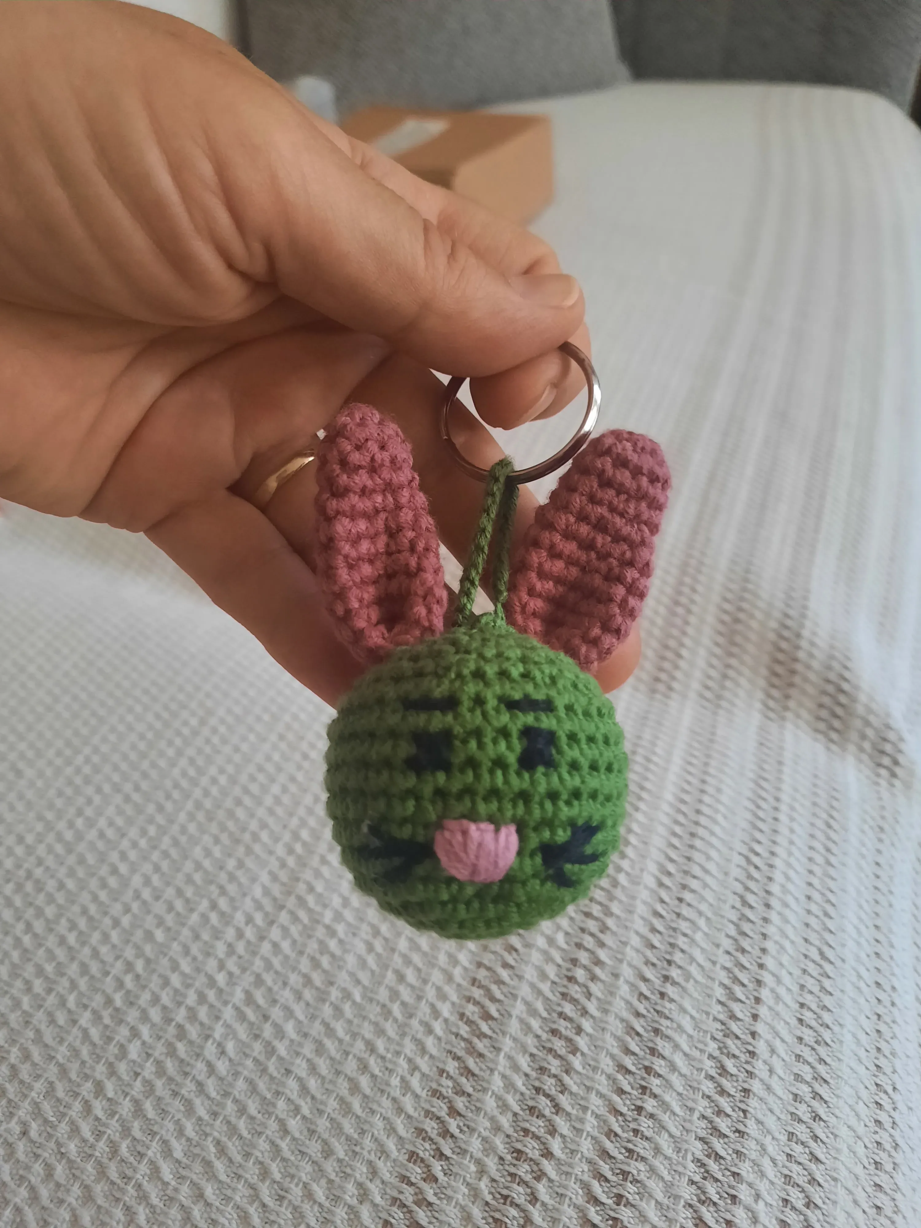 Amigurumi Tavşan Anahtarlık – El Yapımı, Kişiye Özel Renk Seçenekli