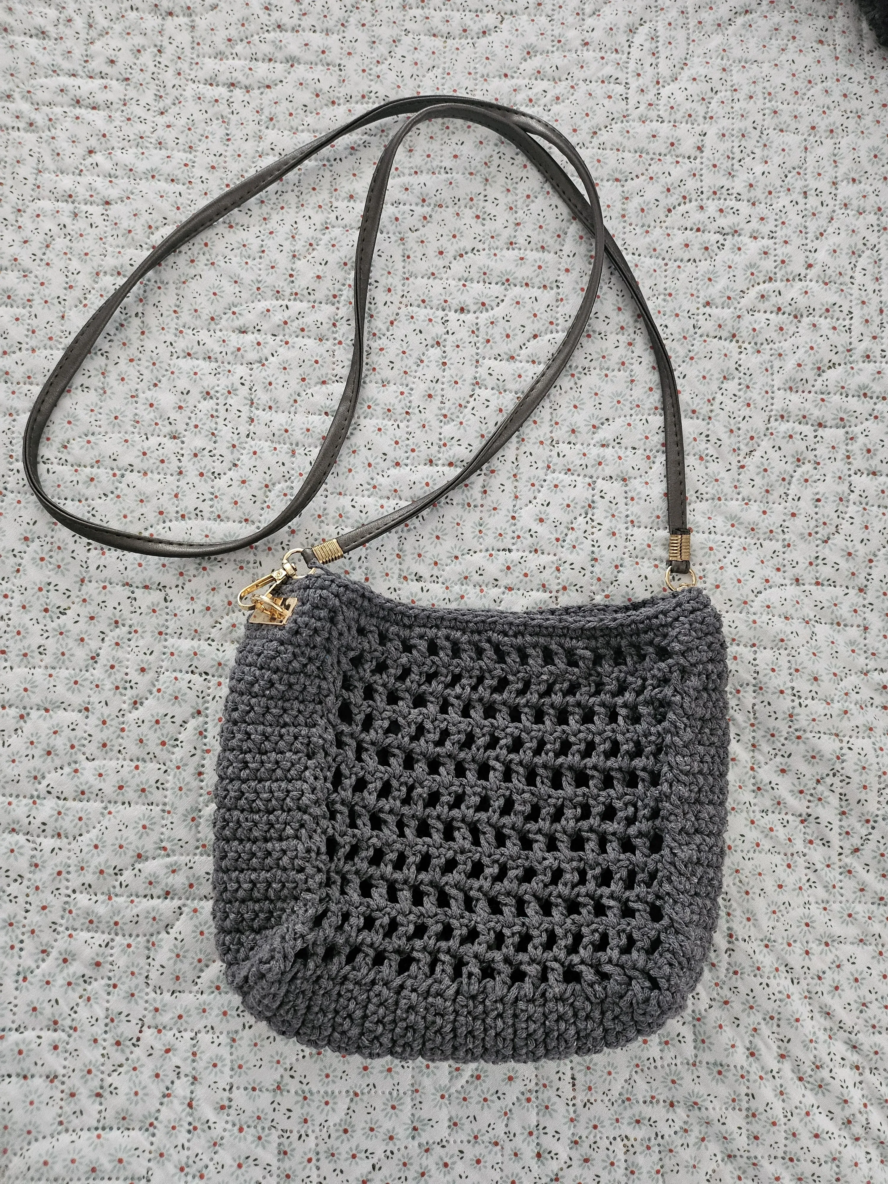 El Örgüsü Gri Deri Askılı Omuz Çantası