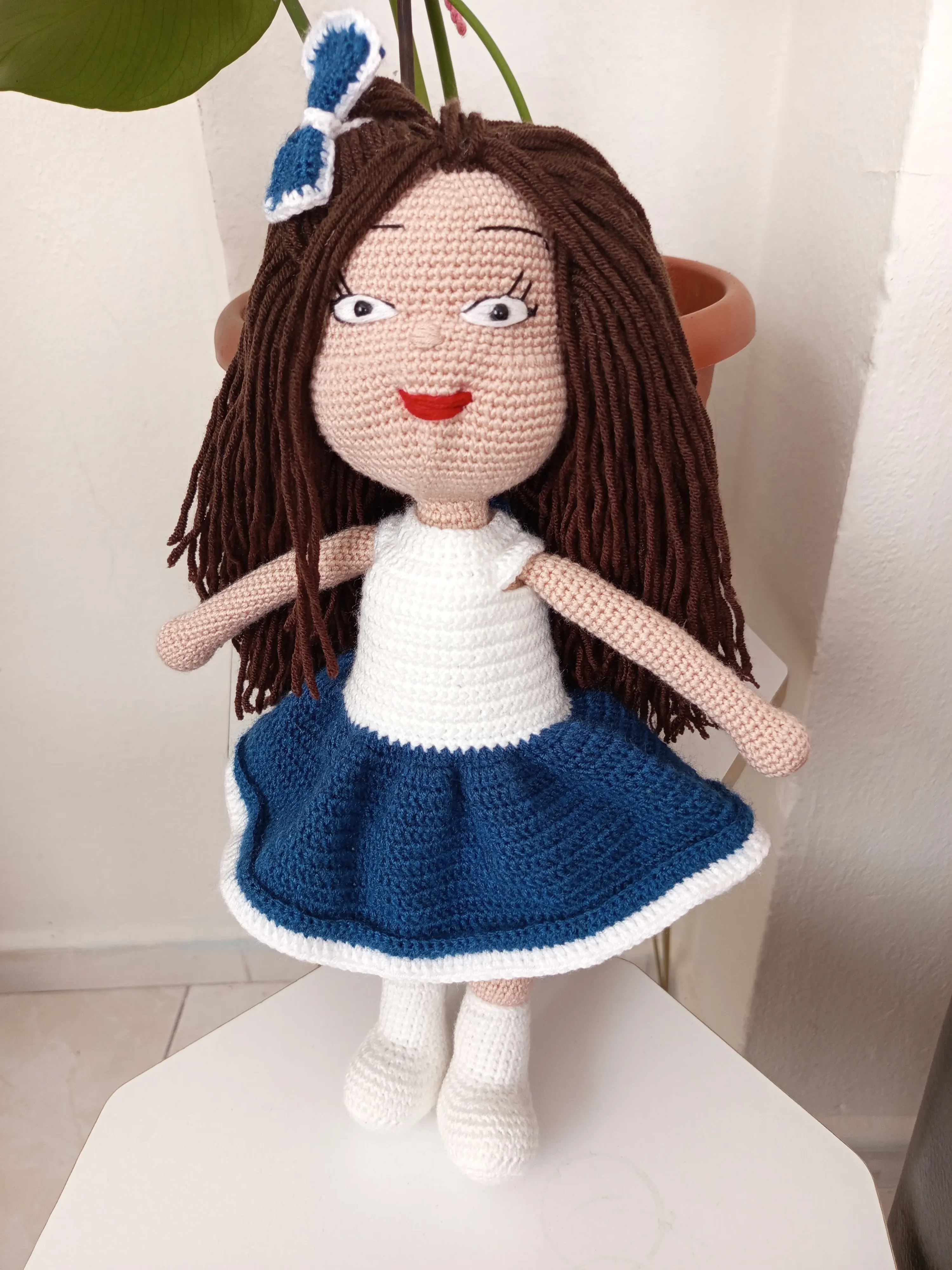Örgü Amigurumi Oyuncak Bebek - Mavi Elbiseli, 35 cm Boyunda