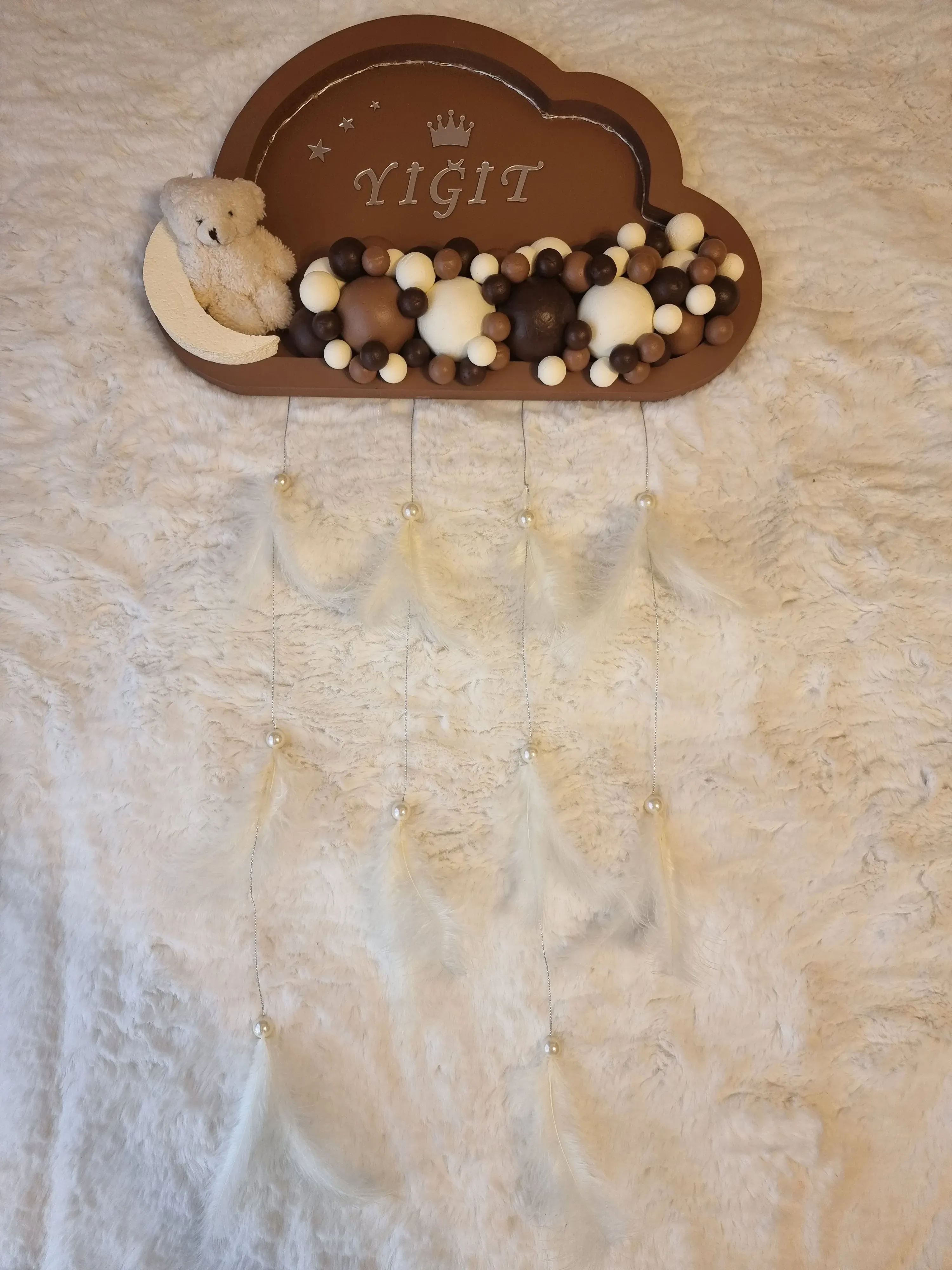 Ahşap Bulut Bebek Odası Kapı Süsü - İsim Yazılı ve Tüylü