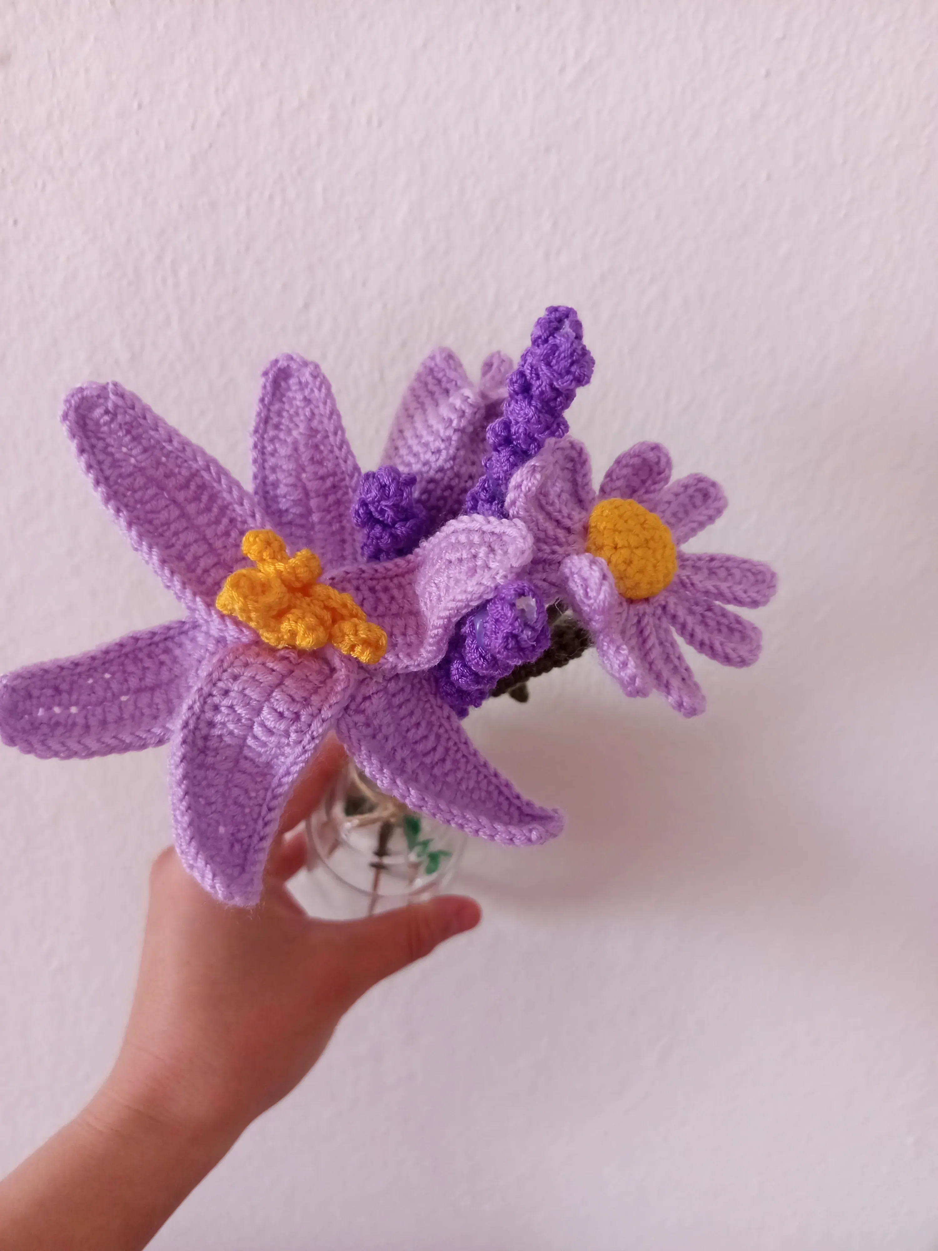 Örgüsü Lila Renkli Çiçek Buketi - Dekoratif Amigurumi Çiçekler - El