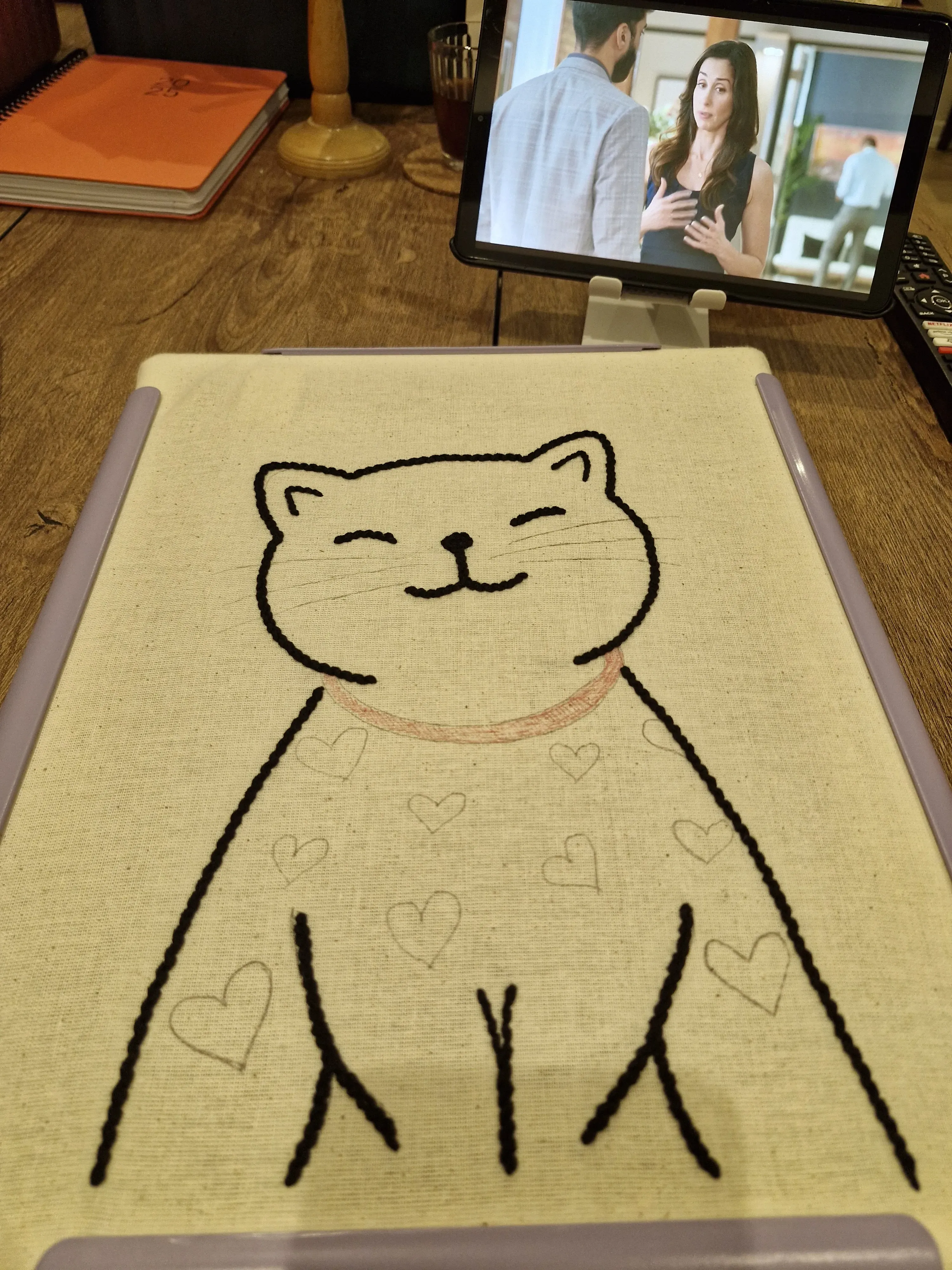 Renkli Kalpli Kedili Punch İşlemeli Keten Bez Omuz Çantası