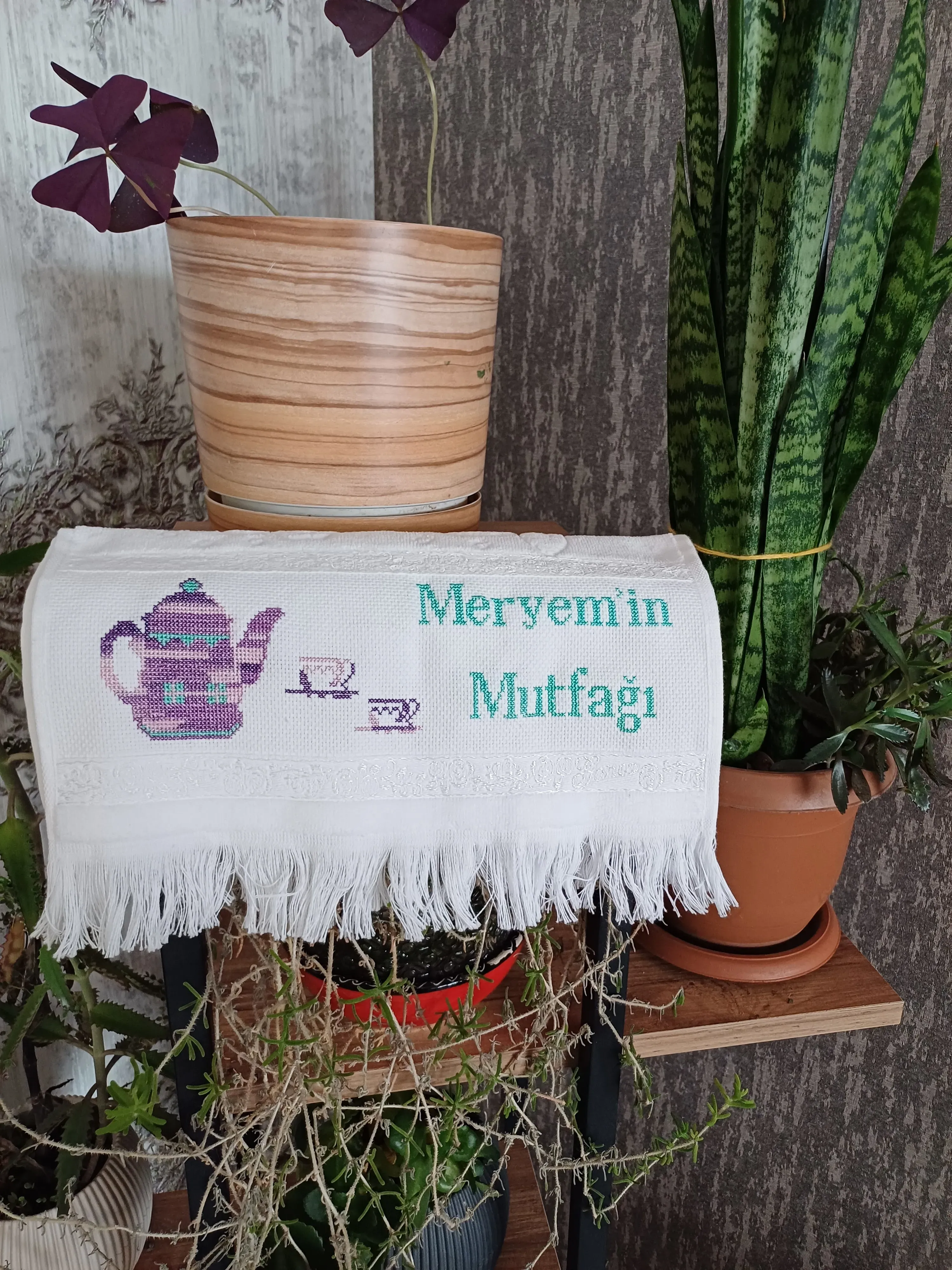 Meryem'in Mutfağı Etamin İşlemeli Beyaz Havlu - El Emeği