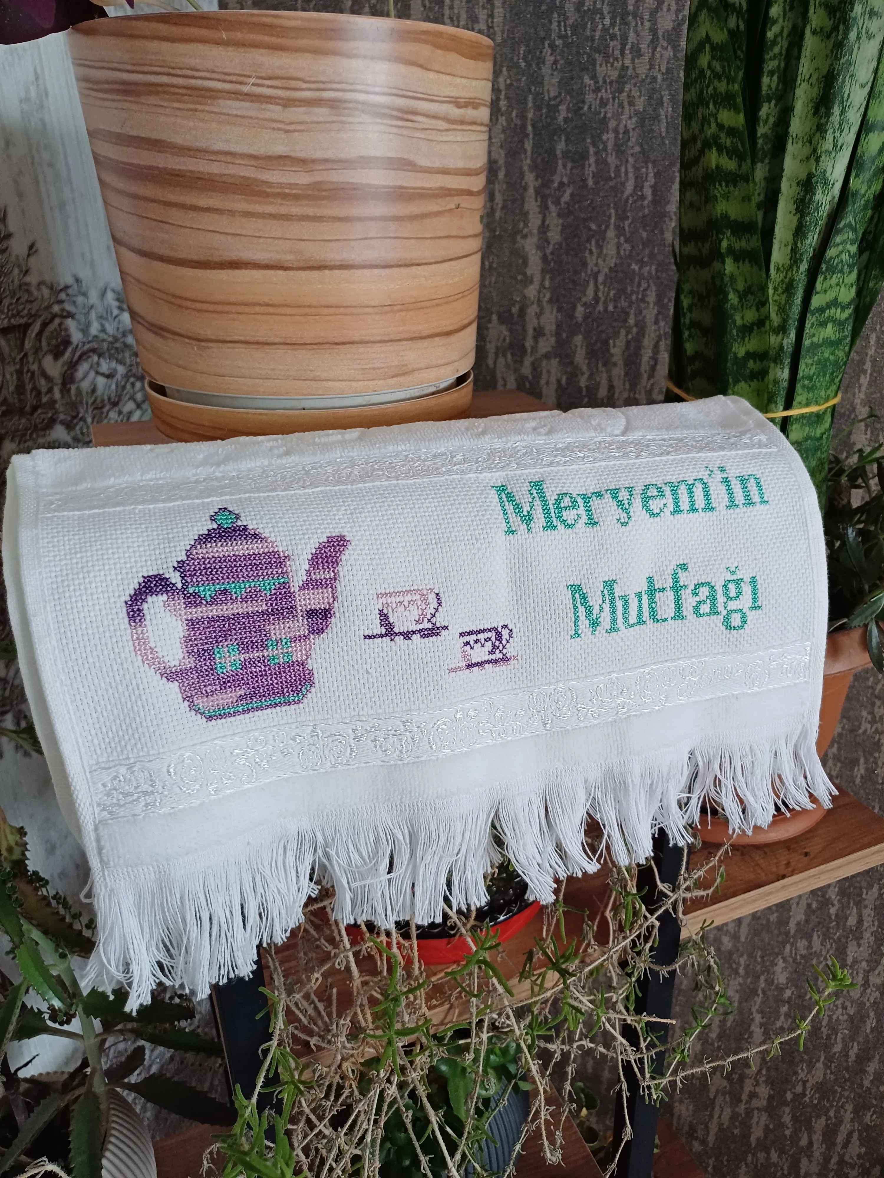 Meryem'in Mutfağı Etamin İşlemeli Beyaz Havlu - El Emeği