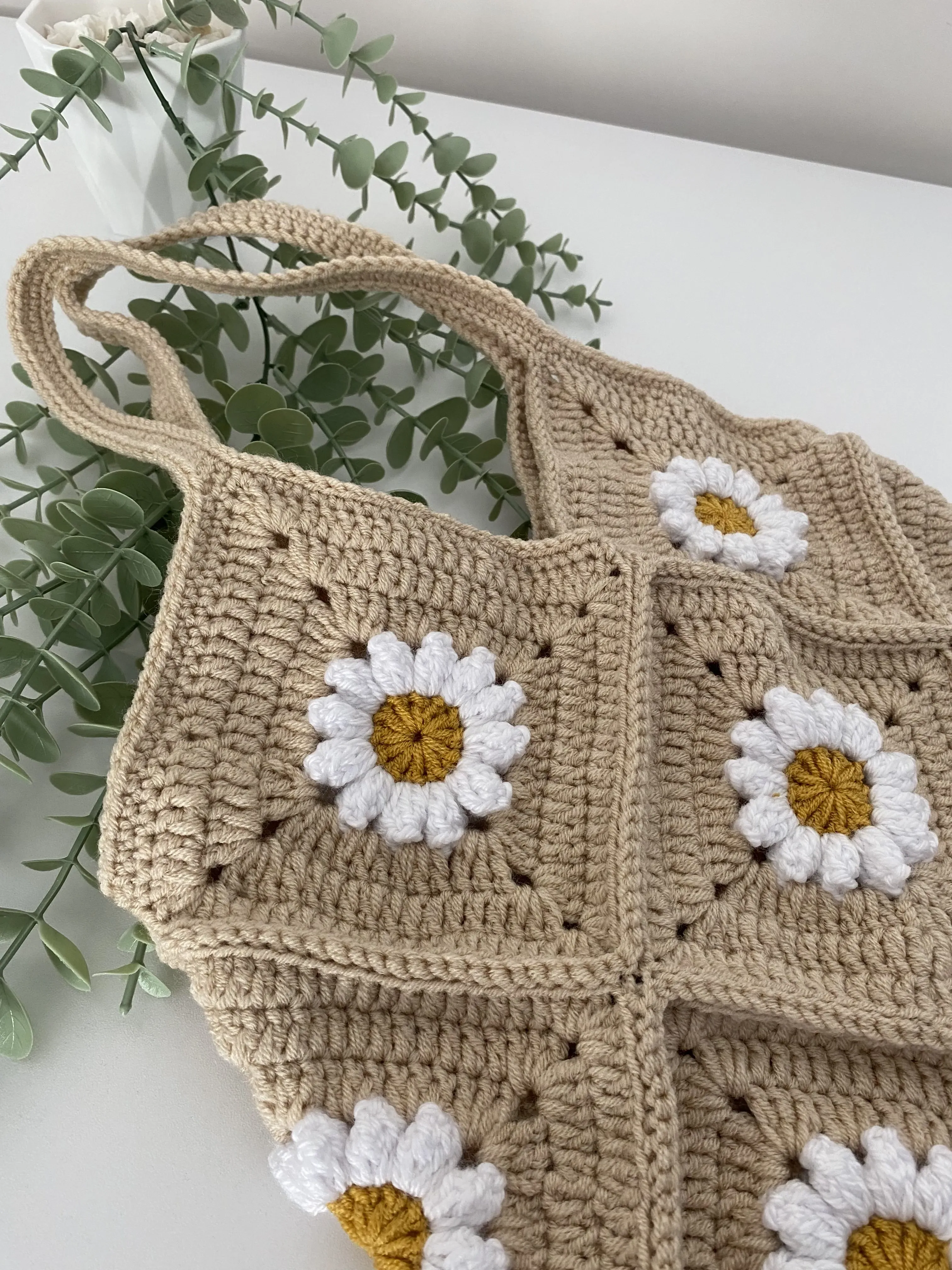 Handmade Genuine Leather Based Raffia Bag – Natural Design