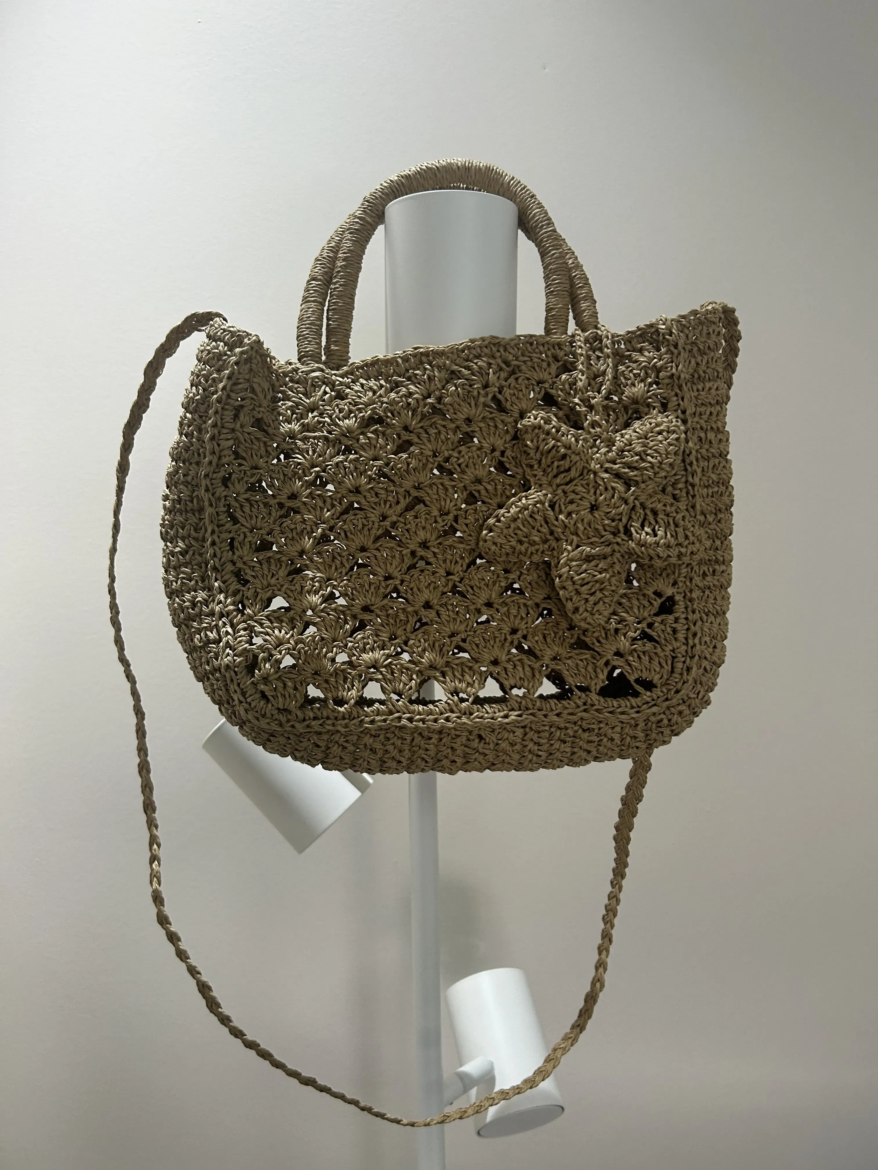 El Yapımı Hasır Görünümlü Çapraz Çanta – Doğal ve Zarif Tasarım