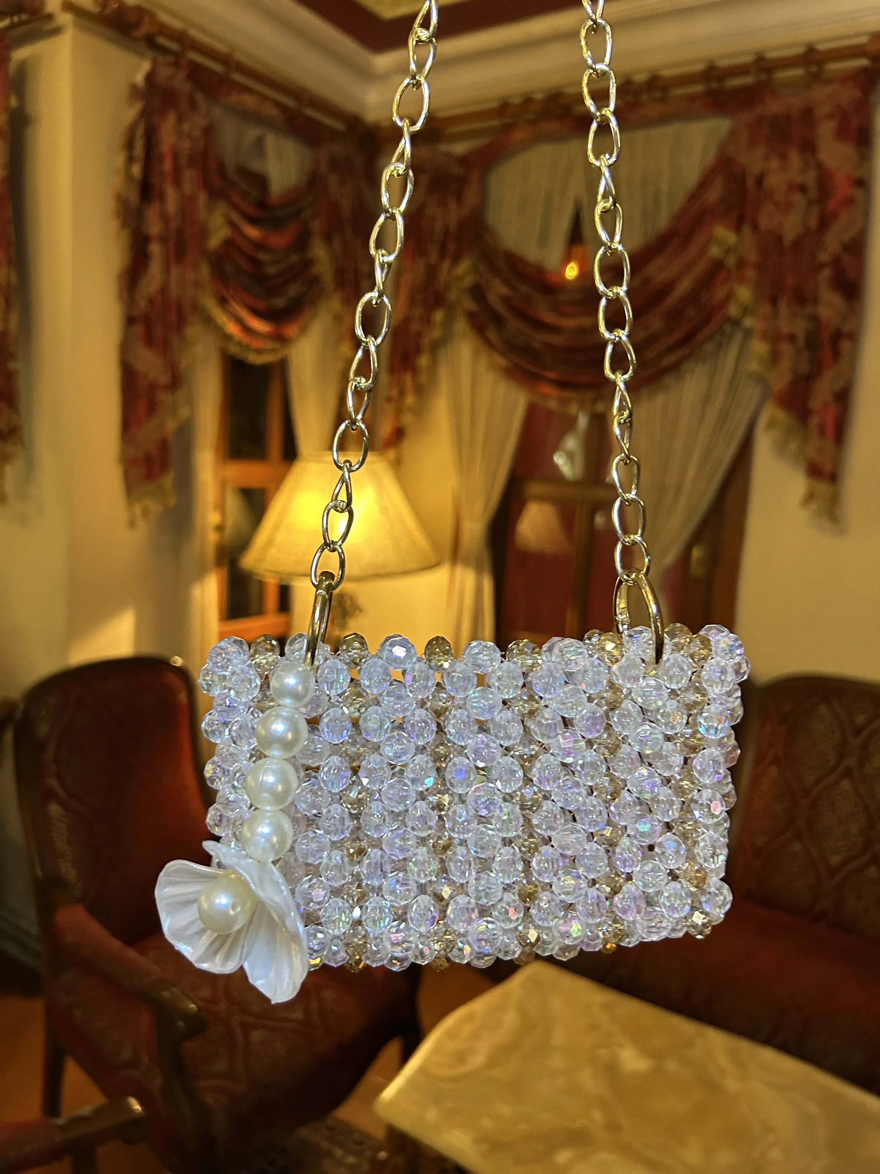 El Yapımı Kristal Boncuk Çanta – Zarif ve Şık El İşçiliği