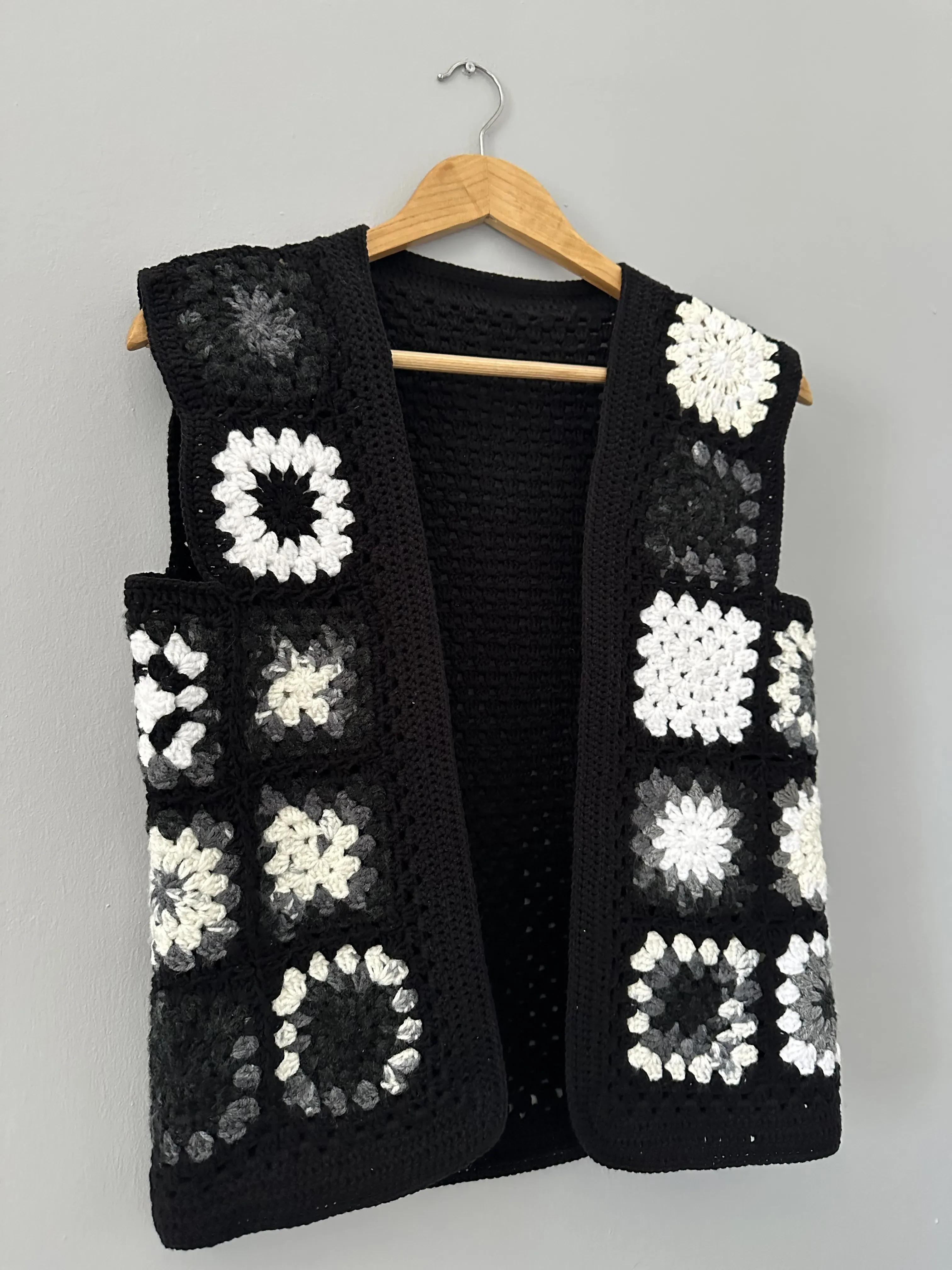 Tığ işi motif yelek