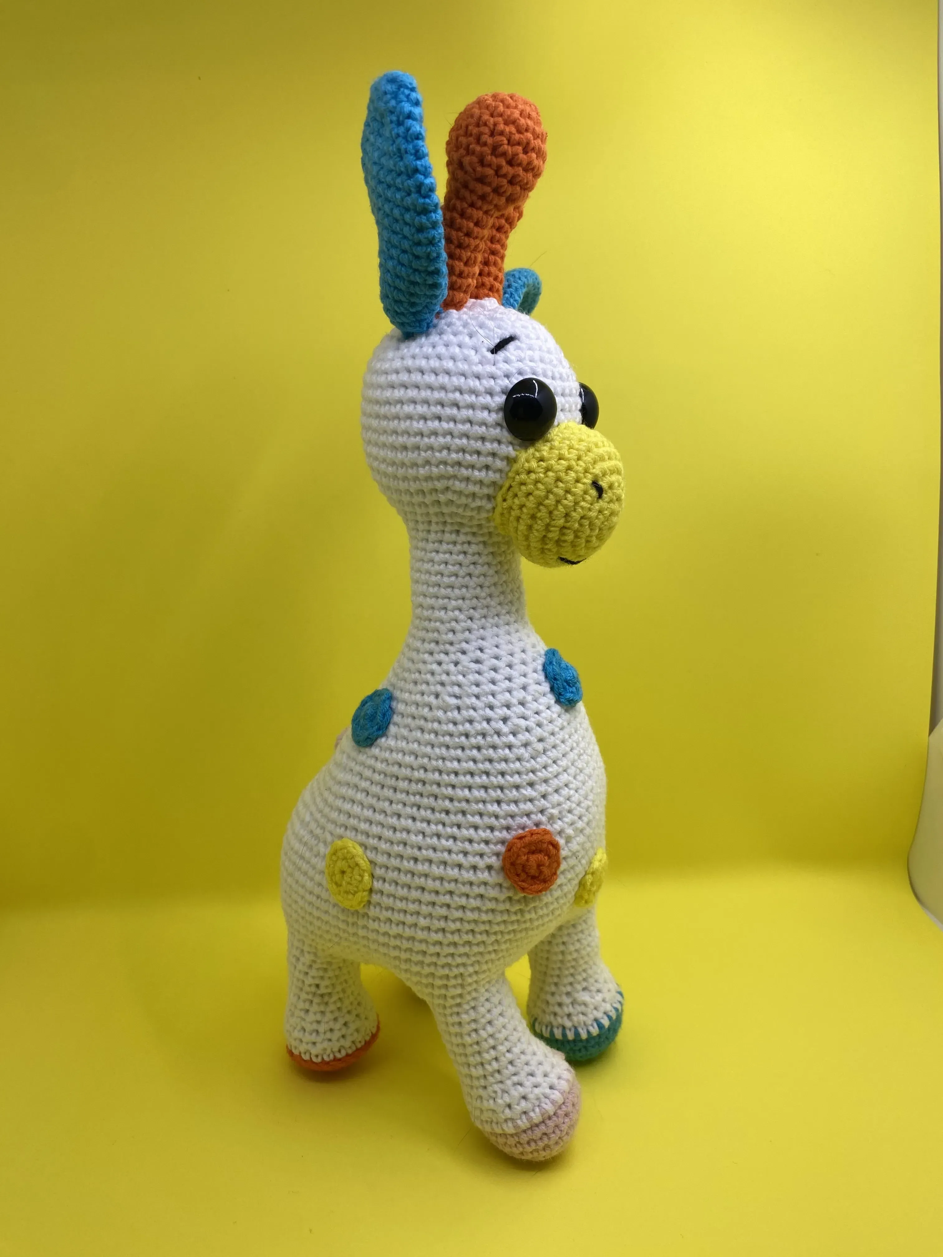 Renkli Noktalı El Örgüsü Amigurumi Zürafa