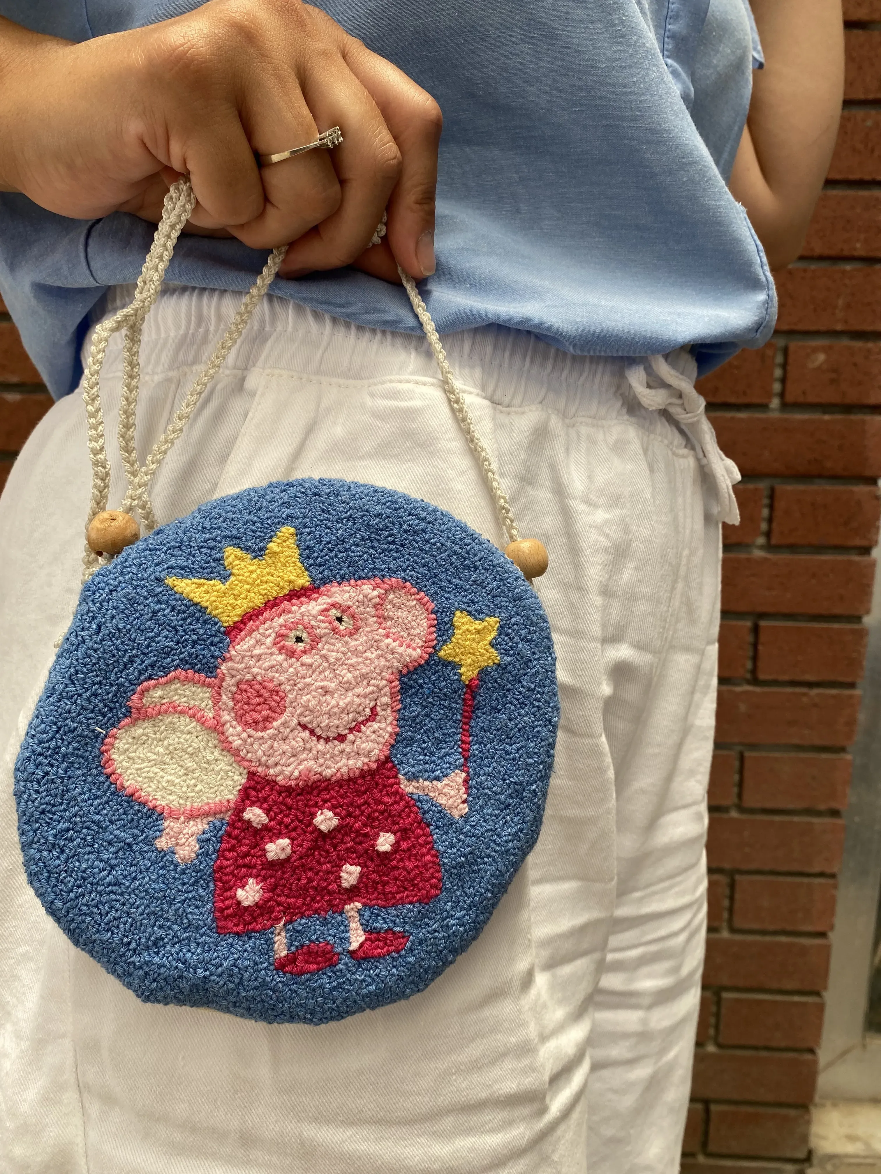 Peppa Pig Desenli Mavi El Örgüsü Kız Çocuk Omuz Çantası - Yuvarlak