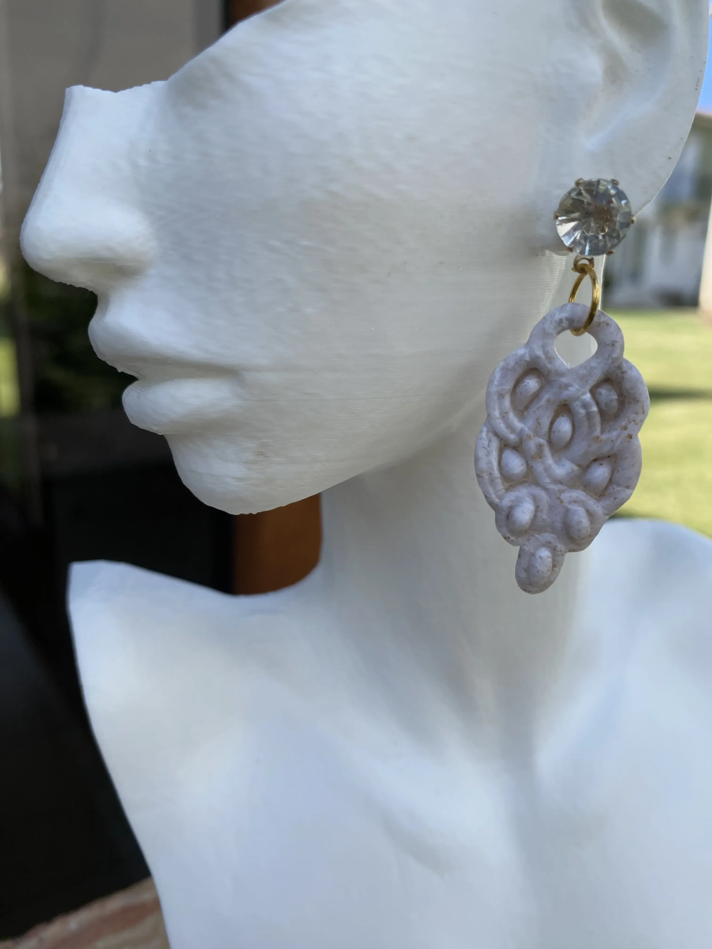 Stone Detailed Elegant Earring - Elegant Design and Special Craftsmanship