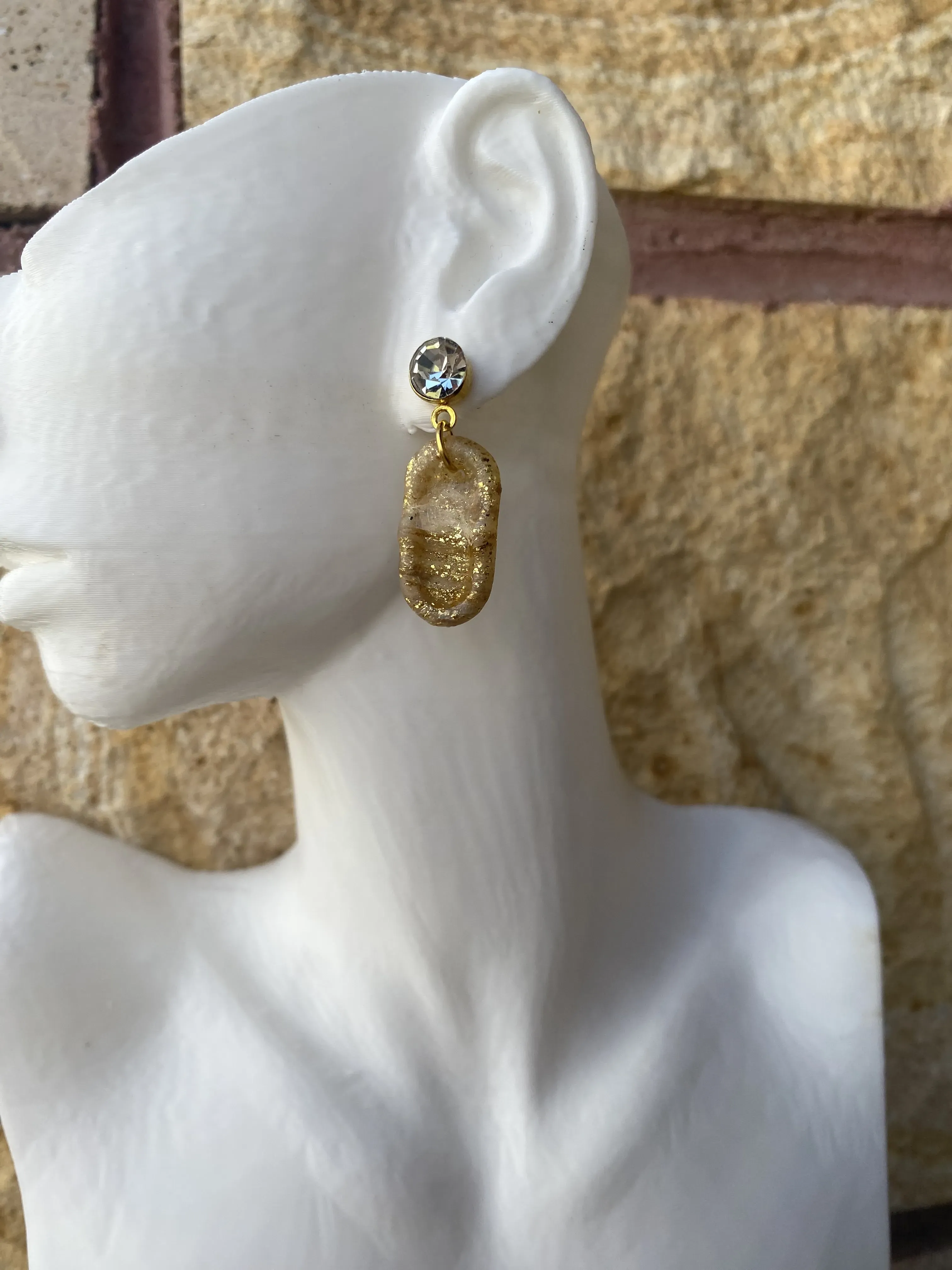Gold Detailed Stone Earring - Stylish and Elegant Design Gift Jewelry