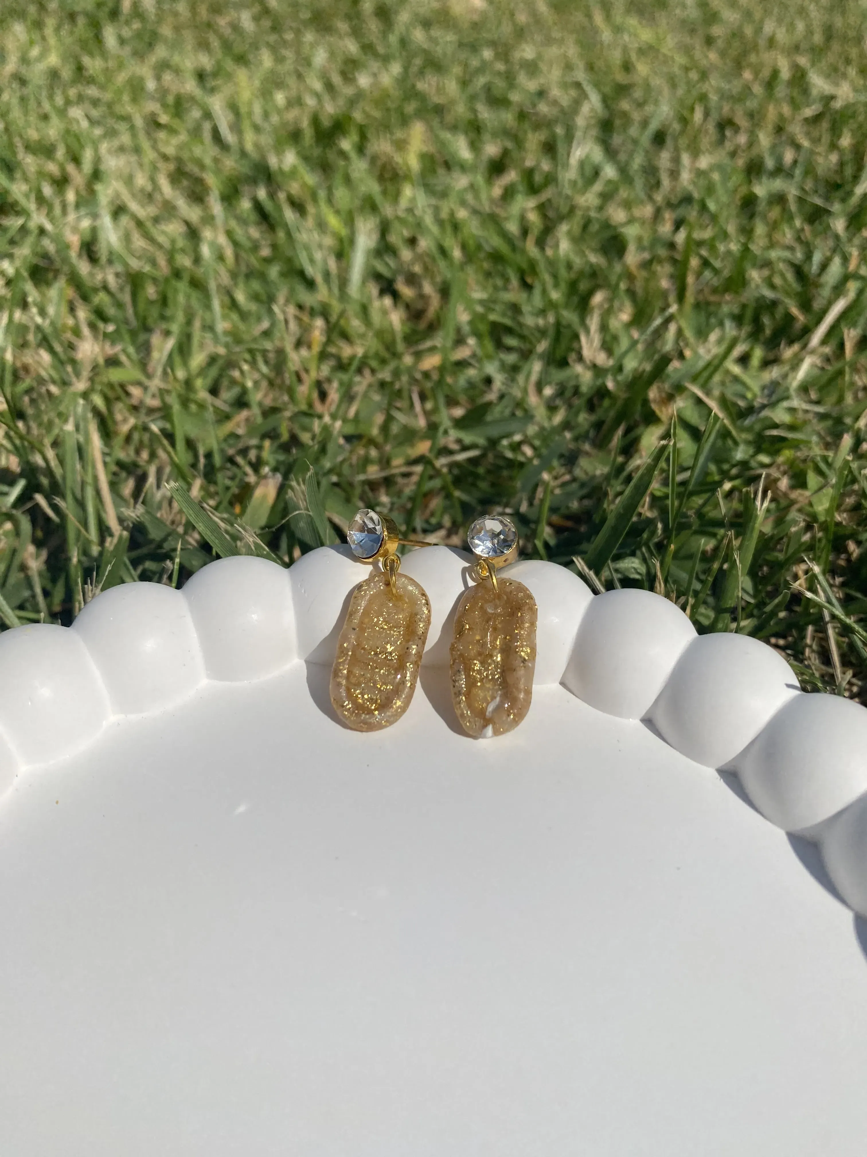 Gold Detailed Stone Earring - Stylish and Elegant Design Gift Jewelry