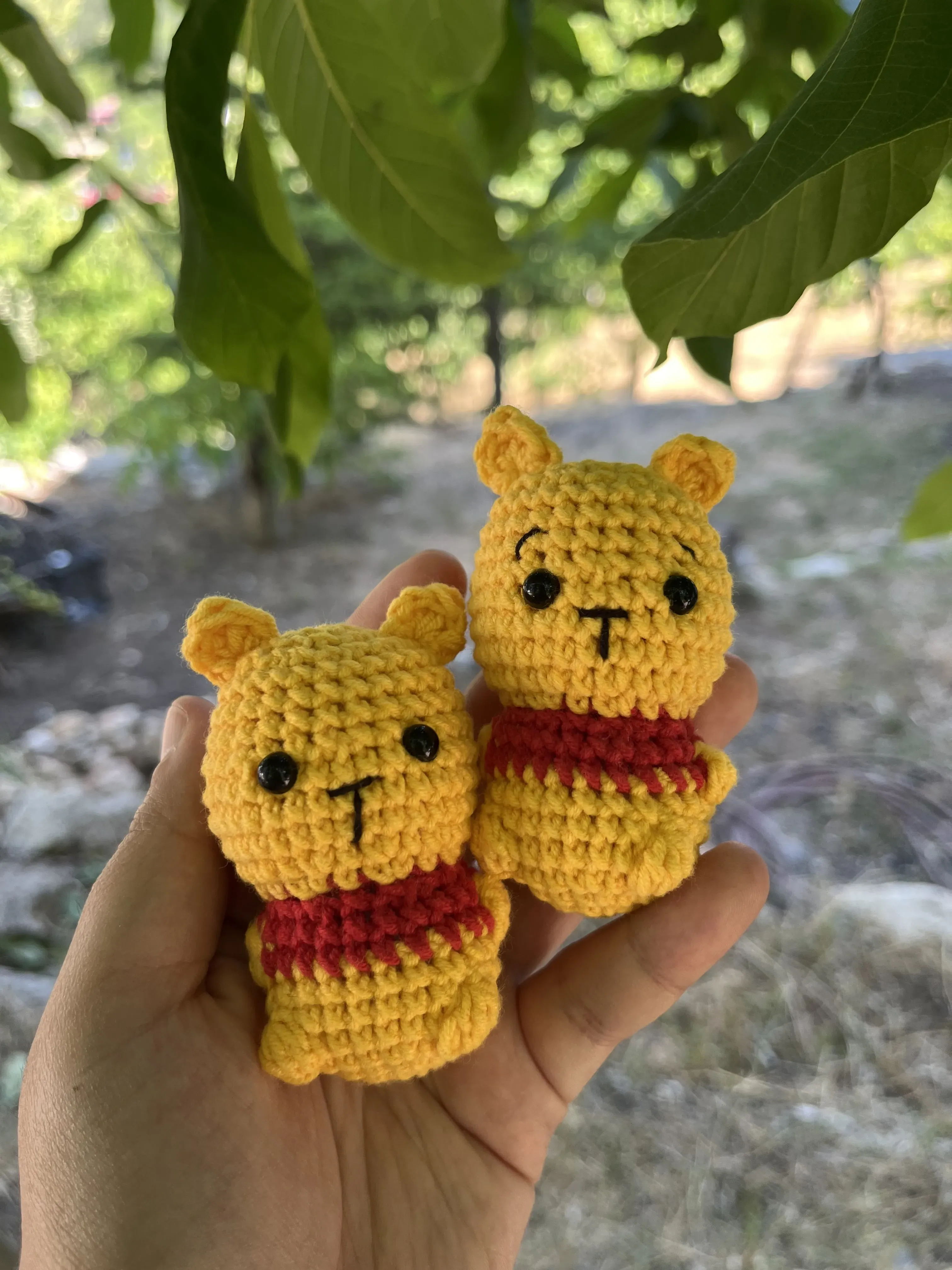 Sarı Renkli Tığ İşi Winnie The Pooh Amigurumi Anahtarlık (2 Adet)