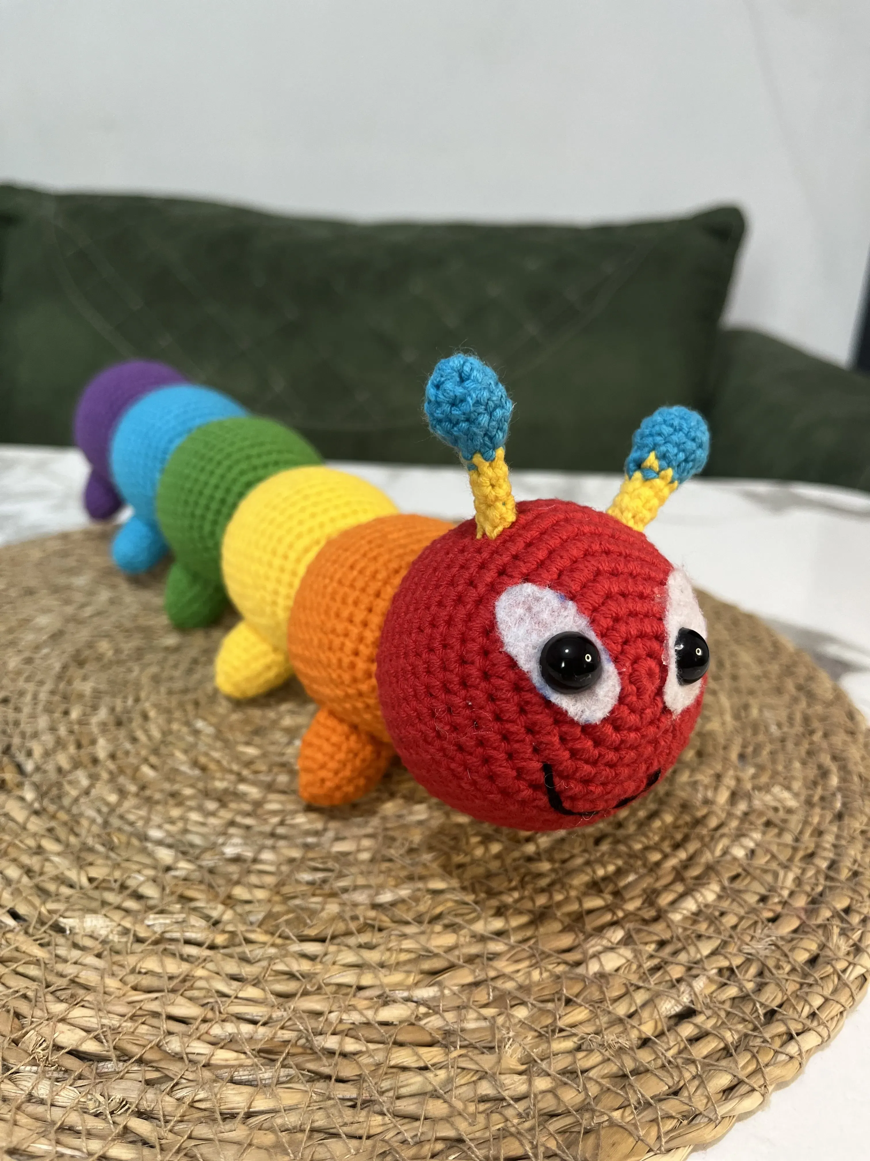 Örgü Oyuncak Renkli Tırtıl Amigurumi - Uyku ve Oyun Arkadaşı