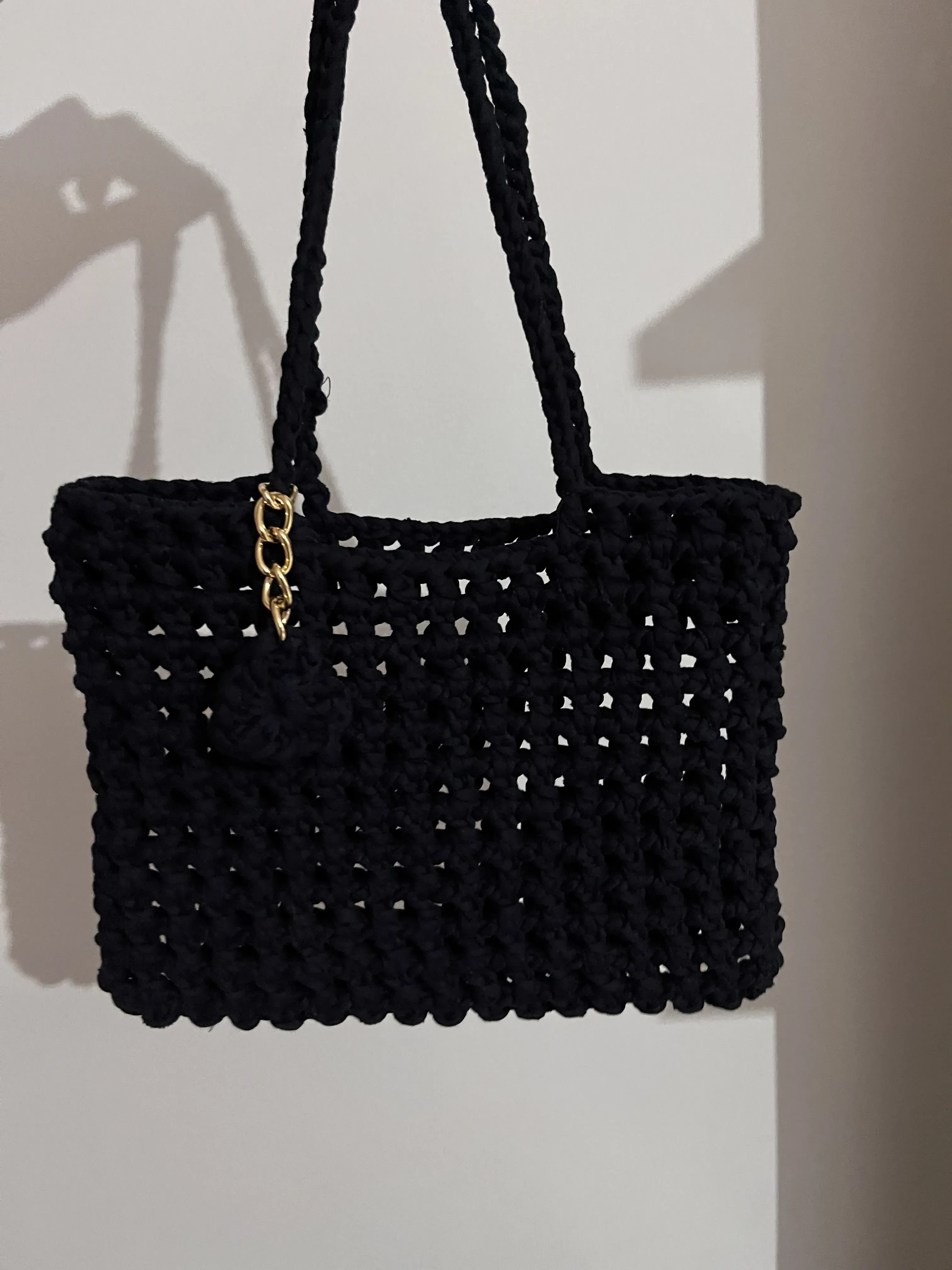 El Yapımı Siyah Veronika Çanta – Penye İp, Şık ve Kullanışlı